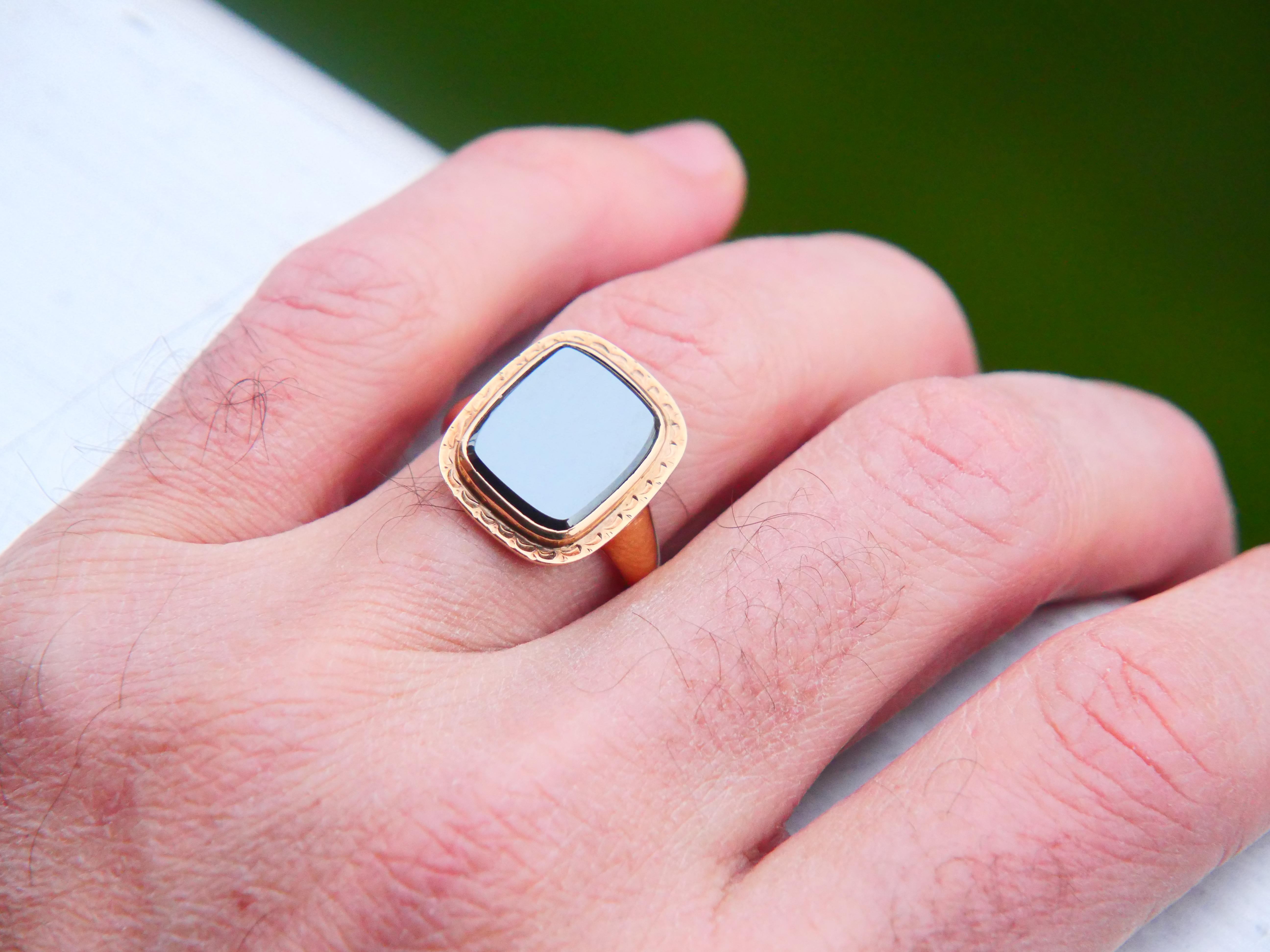 Square Cut 1944 Nordic Men Signet Ring Hematite solid 18K Gold Ø 8.75 US / 6.7 gr