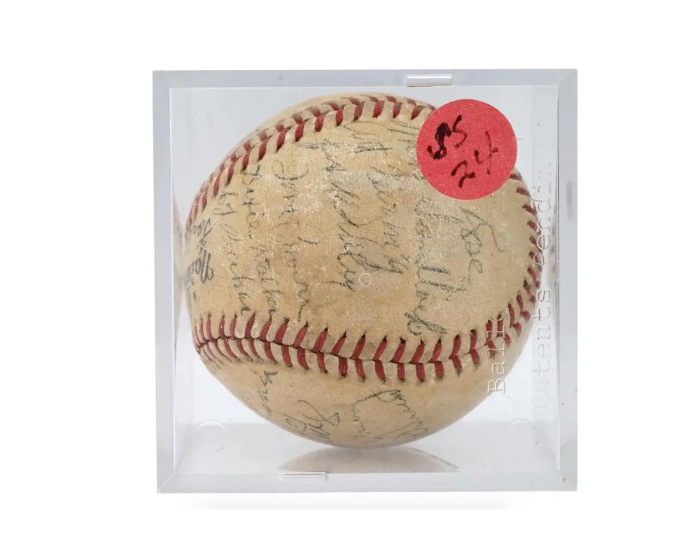 1945 Brooklyn Dodgers Baseball With Autographs In Good Condition In Long Island City, NY