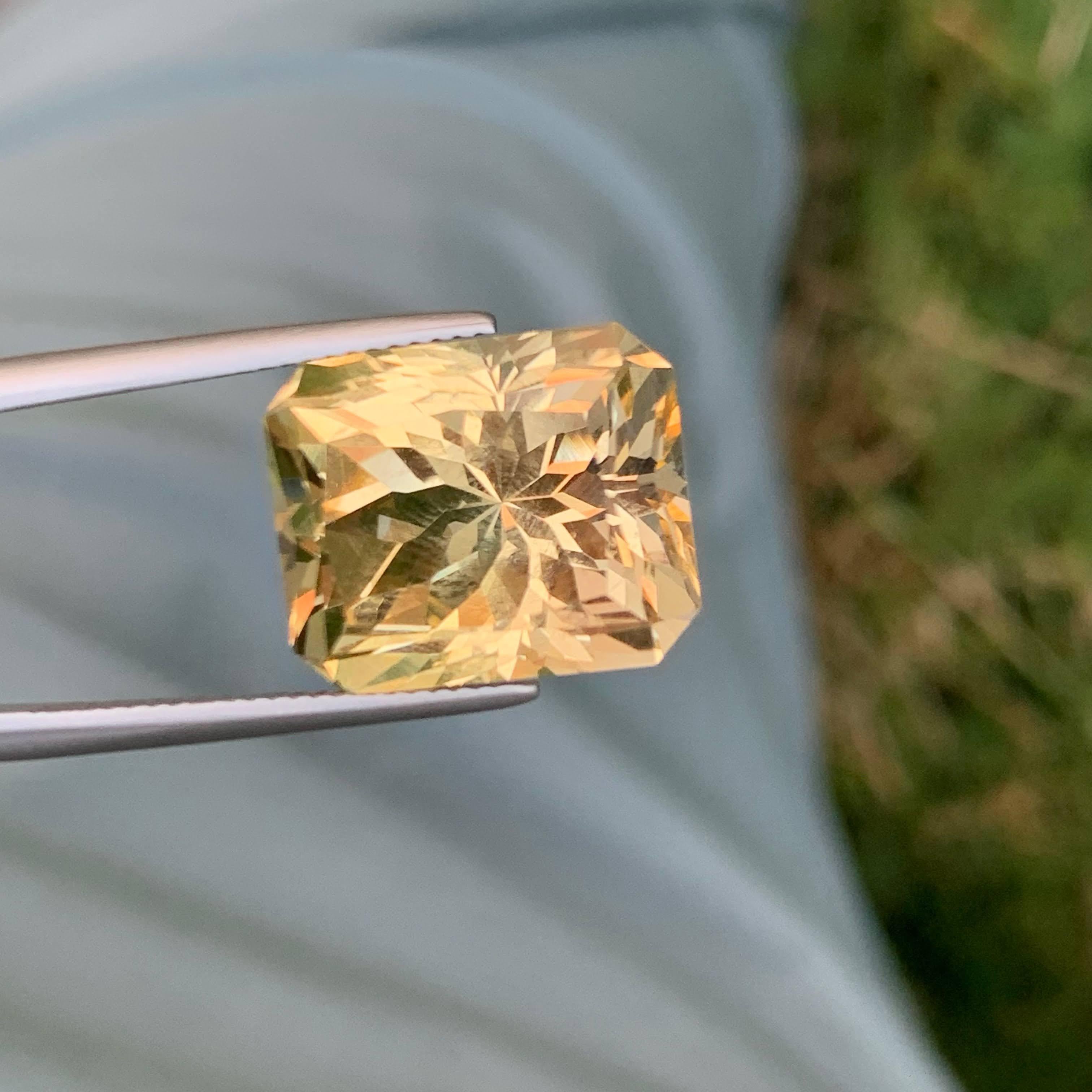 Gewicht 19,45 Karat
Abmessungen 17,6x13,6x13,3 mm
Behandlung Keine
Herkunft Brasilien
Klarheitslupe Sauber
Form Rechtwinklig
Smaragd mit individuellem Schliff 
NA



Dieser 19,45 Karat schwere, natürliche Citrin ist ein atemberaubendes Beispiel für