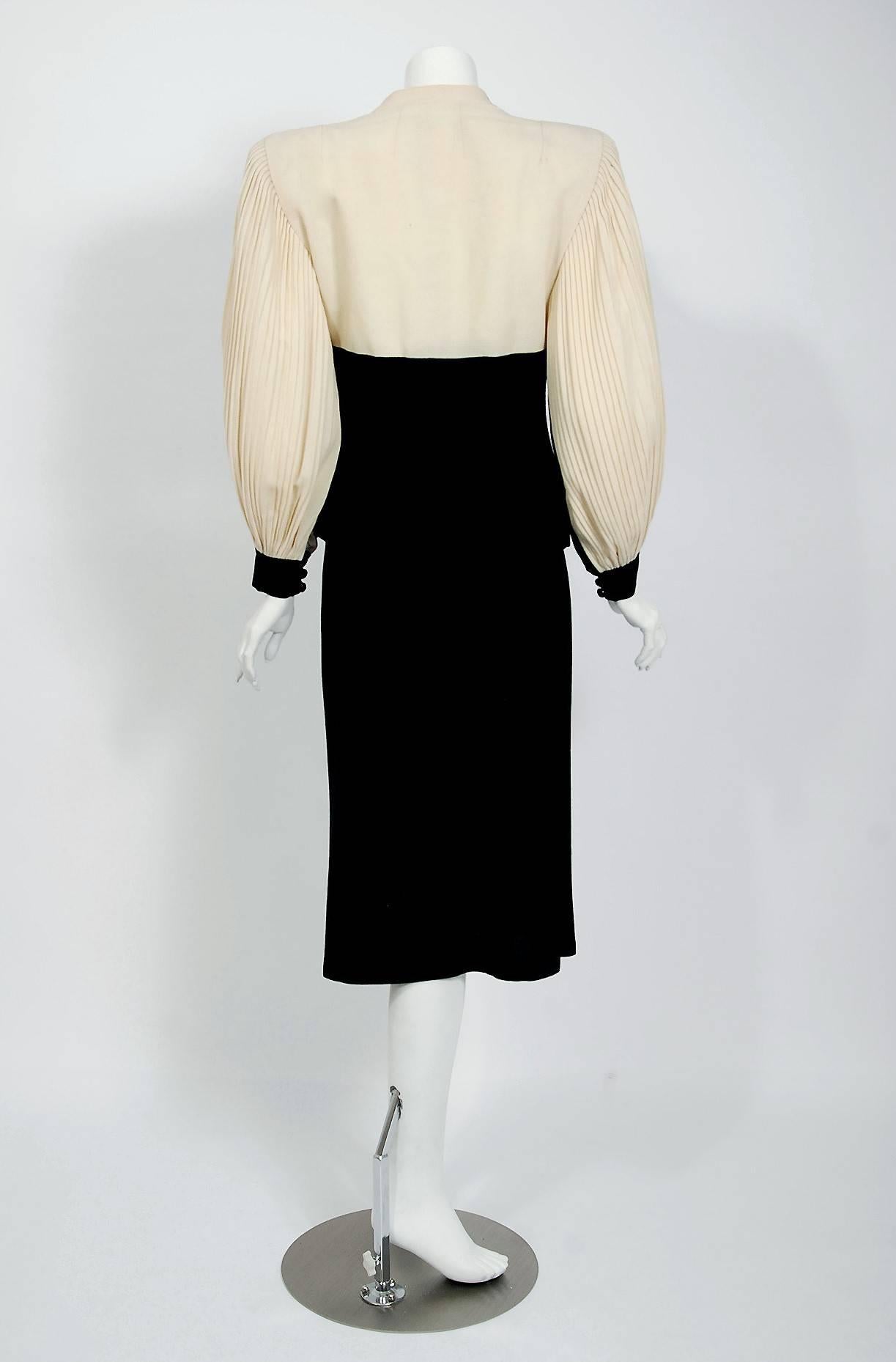 1945 Lilli-Ann Black and Ivory Block-Color Wool Crepe Pleated Jacket Skirt Suit  2