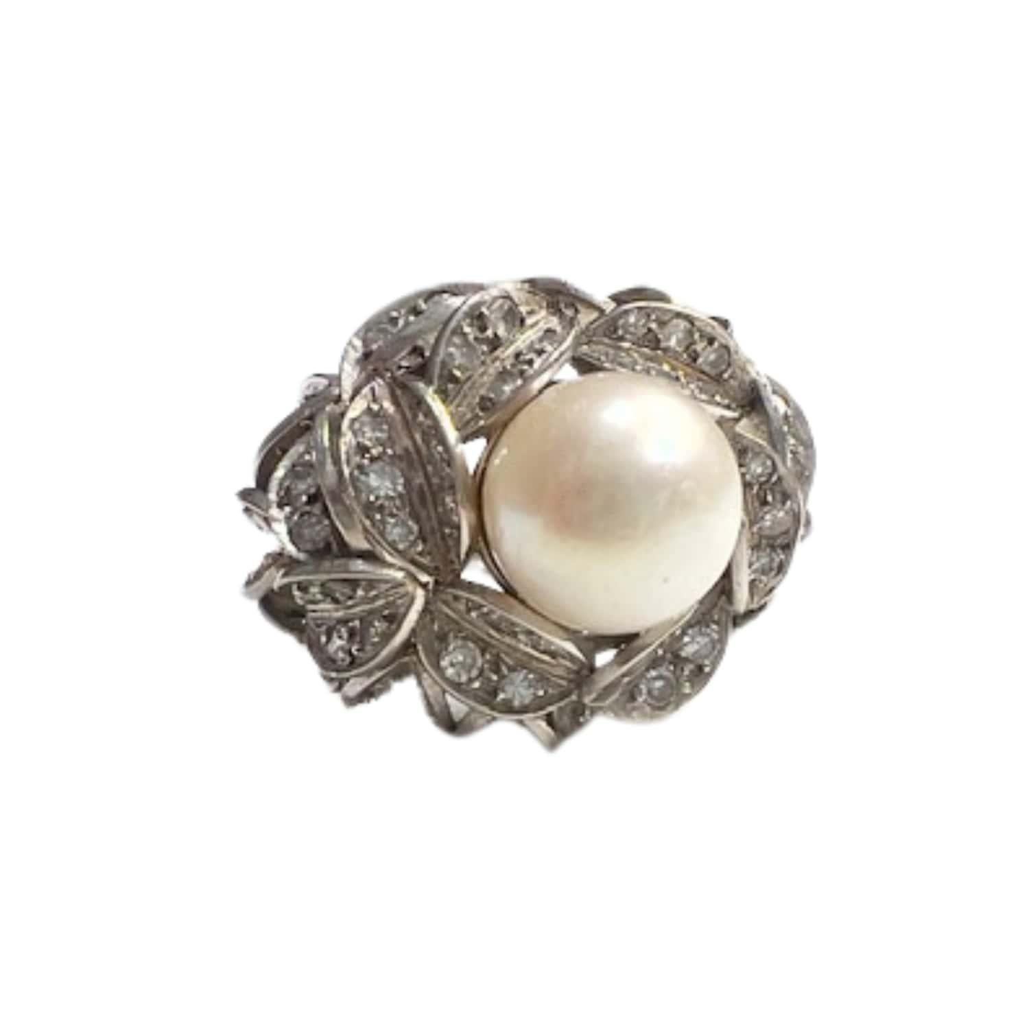 1945 Retro Style with Diamonds and Pearl Platinum Ring For Sale 1