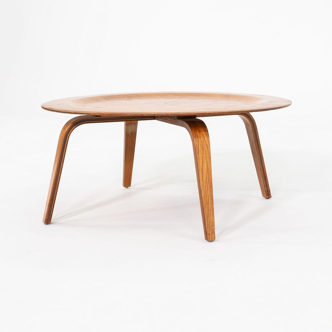 American 1946 Eames Evans Herman Miller CTW Round Wood Coffee Table in Calico Ash For Sale