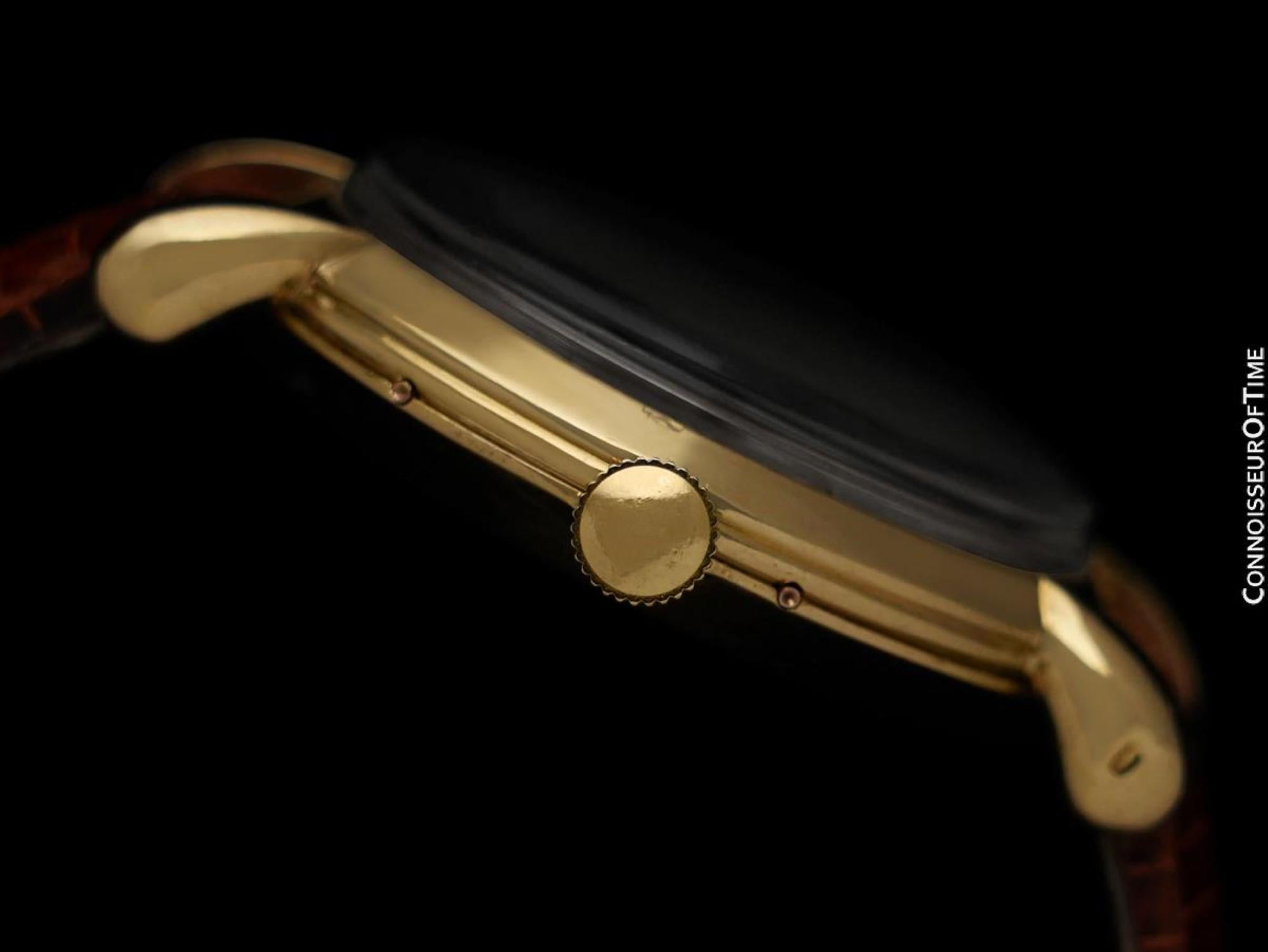 Men's 1946 Jaeger-LeCoultre Vintage Mens Triple Date Calendar Watch - 18K Gold For Sale