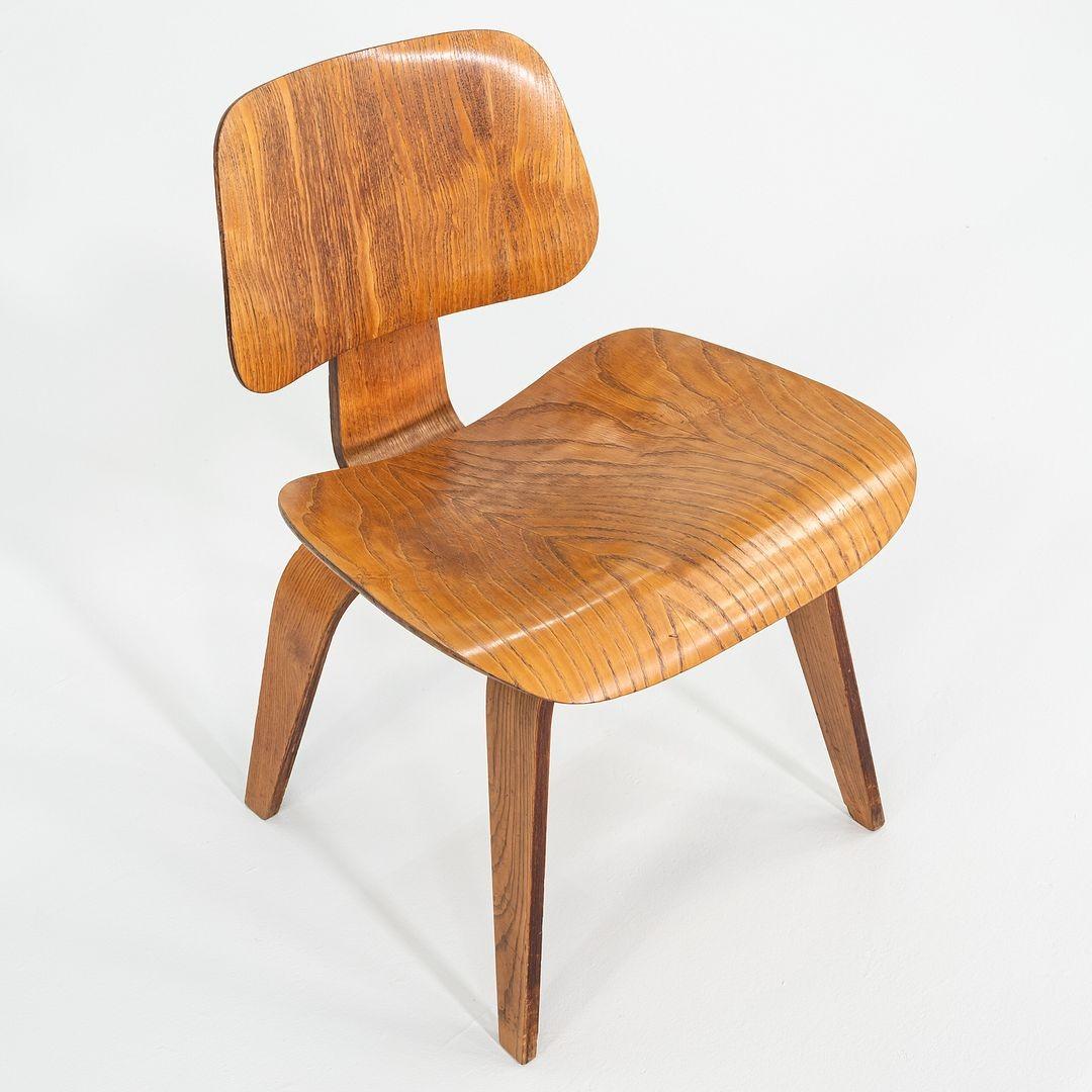 Paar Eames Evans DCW-Esszimmerstühle aus Eschenholz in Calico-Eschenholz, 1946 im Angebot 5