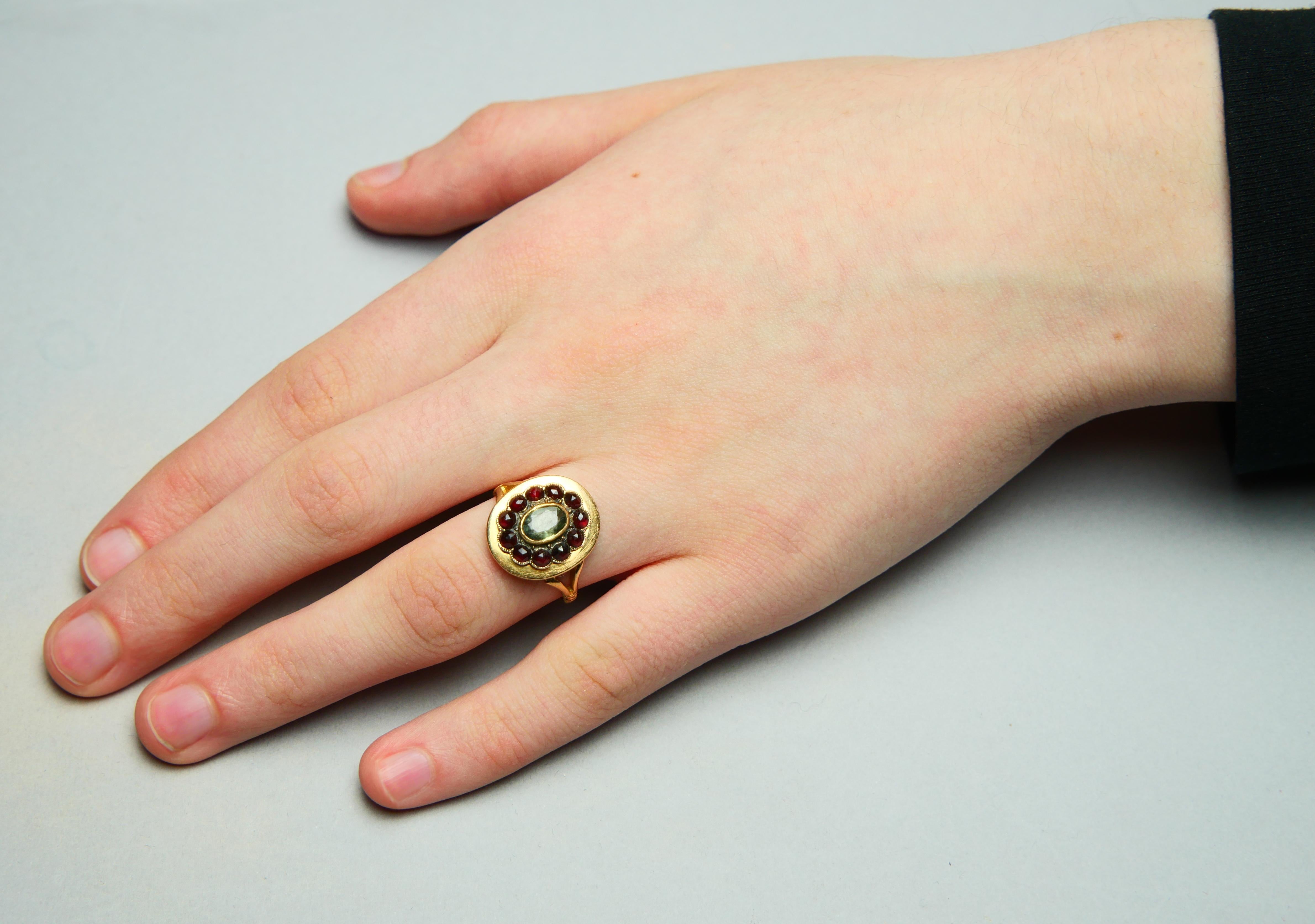 1946 Poison Ring natural 1ct Green Sapphire Garnets solid 18K Gold Ø US6.5 / 5gr For Sale 6