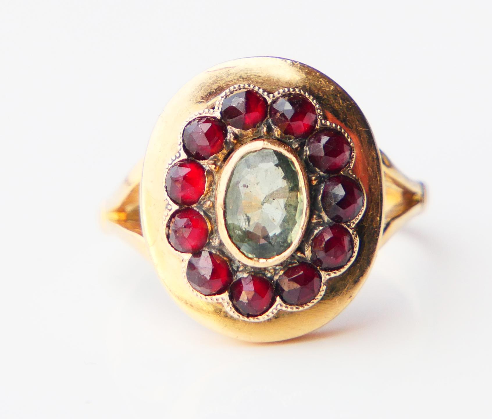 Art Deco 1946 Poison Ring natural 1ct Green Sapphire Garnets solid 18K Gold Ø US6.5 / 5gr For Sale