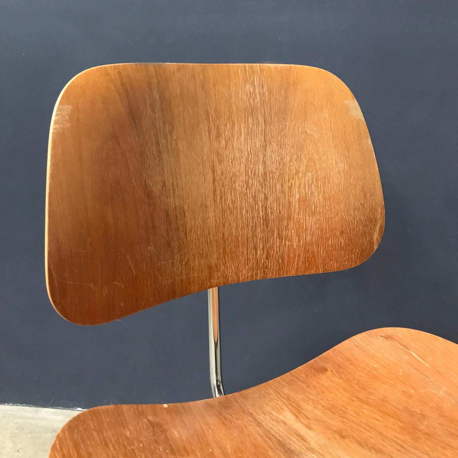 1946, Ray and Charles Eames for Herman Miller, Dcm Chair in Wooden Version 6