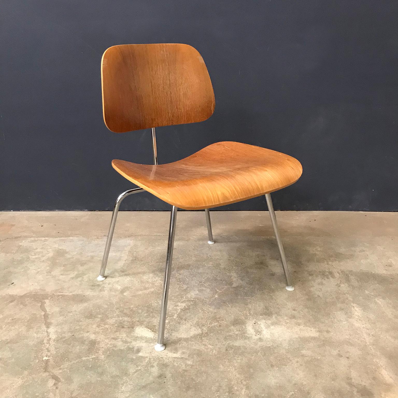 American 1946, Ray and Charles Eames for Herman Miller, Dcm Chair in Wooden Version