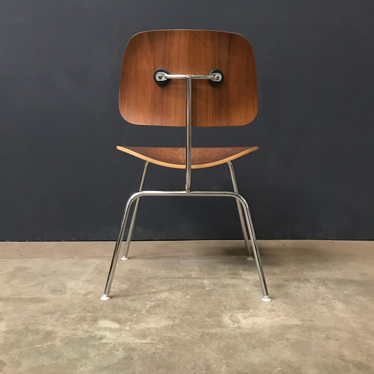 Metal 1946, Ray and Charles Eames for Herman Miller, Dcm Chair in Wooden Version