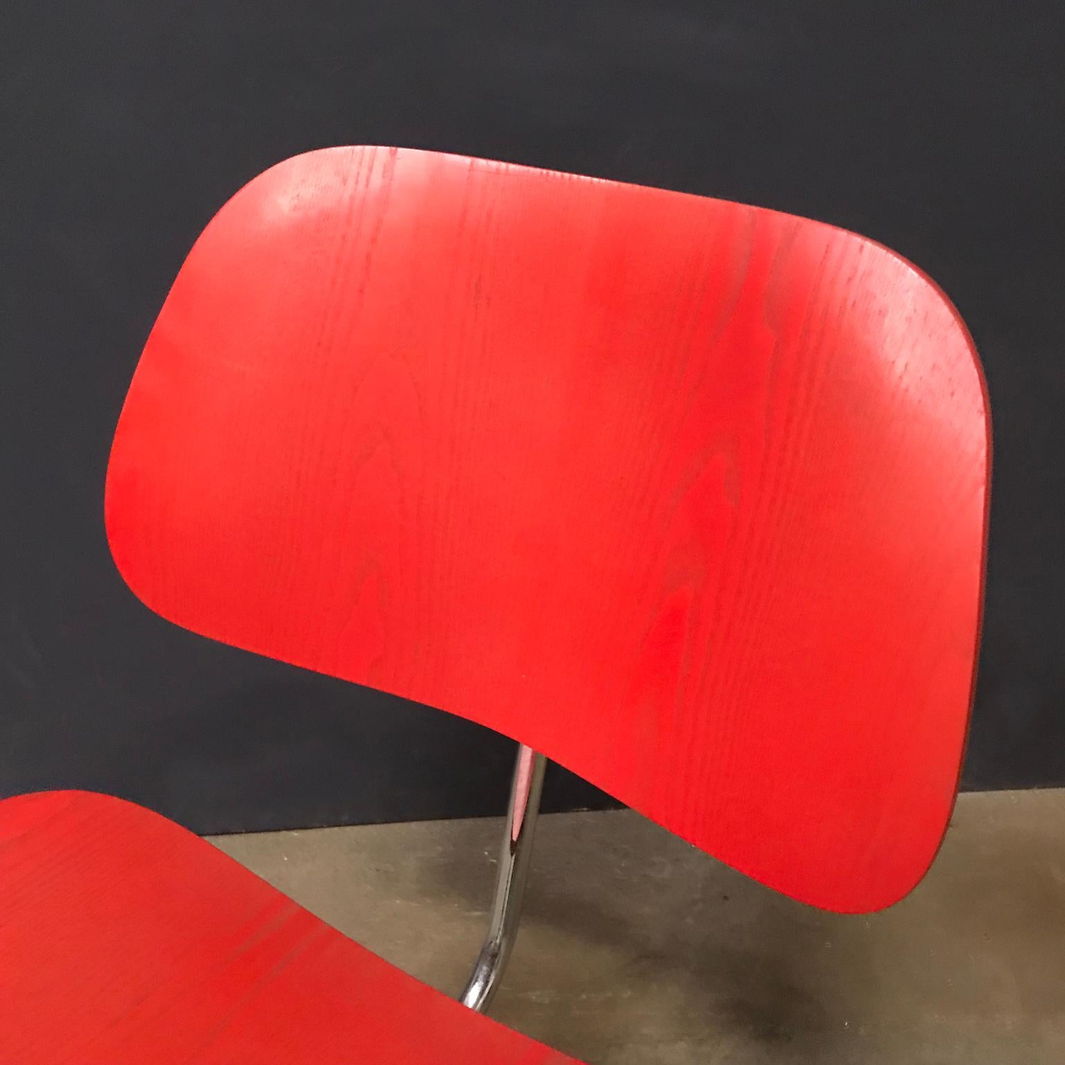 1946, Ray and Charles Eames for Vitra, DCM Chair in Red Vernish For Sale 3