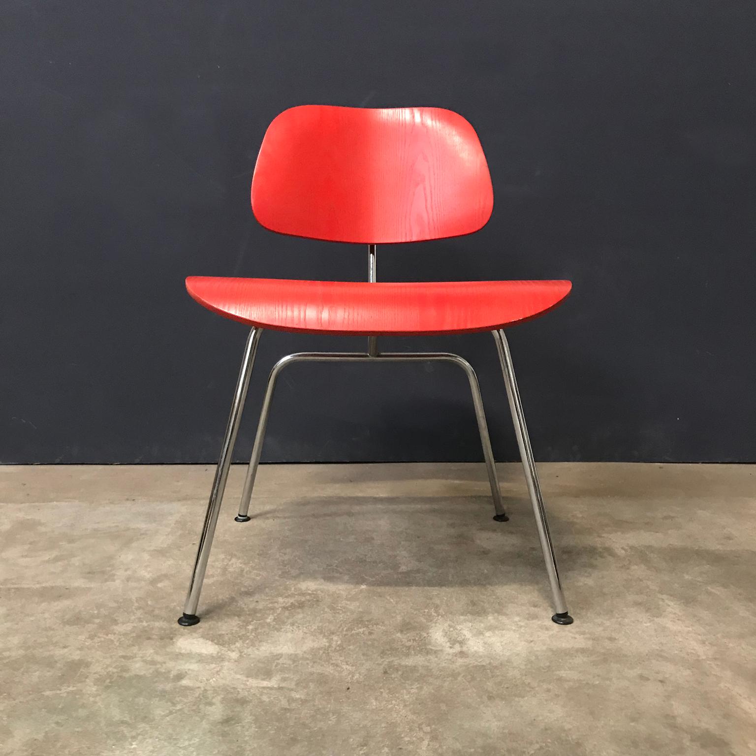 1946, Ray and Charles Eames for Vitra, DCM Chair in Red Vernish For Sale 1