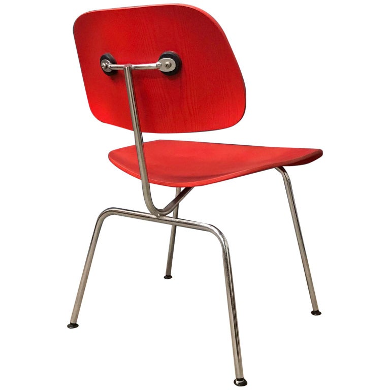 1946, Ray and Charles Eames for Vitra, DCM Chair in Red Vernish For Sale