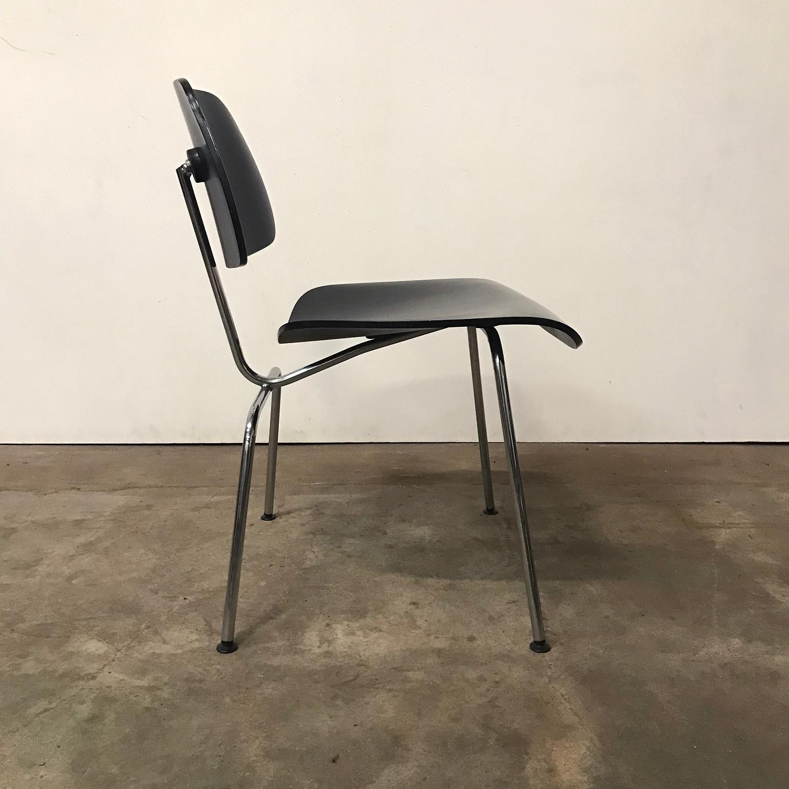 German 1946, Ray and Charles Eames for Vitra, Set of Six DCM Chairs in Black