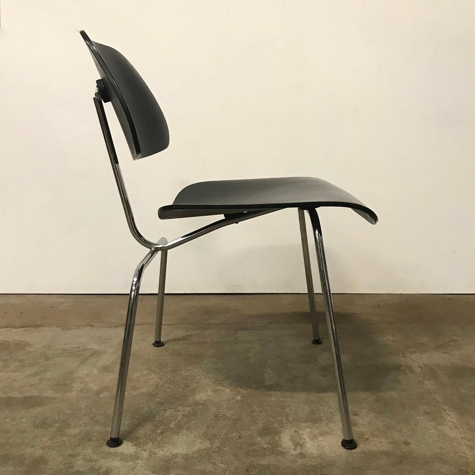 1946, Ray & Charles Eames for Herman Miller, DCM in Painted Black Version In Good Condition In Amsterdam IJMuiden, NL