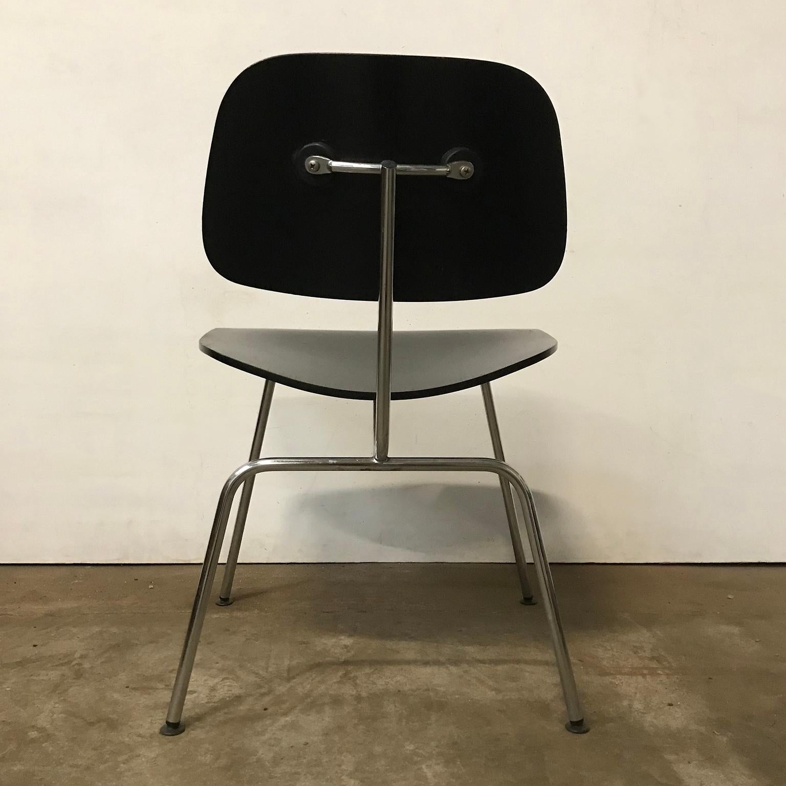 1946, Ray and Charles Eames for Herman Miller, Set of 4 DCM in Black Version In Good Condition In Amsterdam IJMuiden, NL