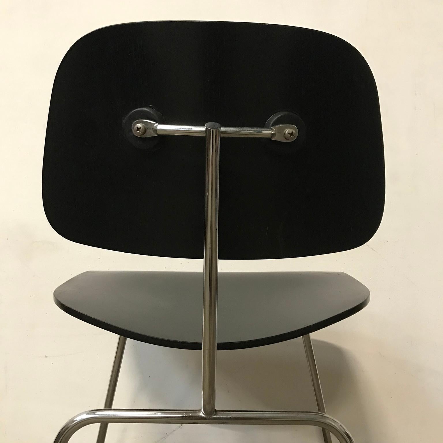 Mid-20th Century 1946, Ray and Charles Eames for Herman Miller, Set of 4 DCM in Black Version