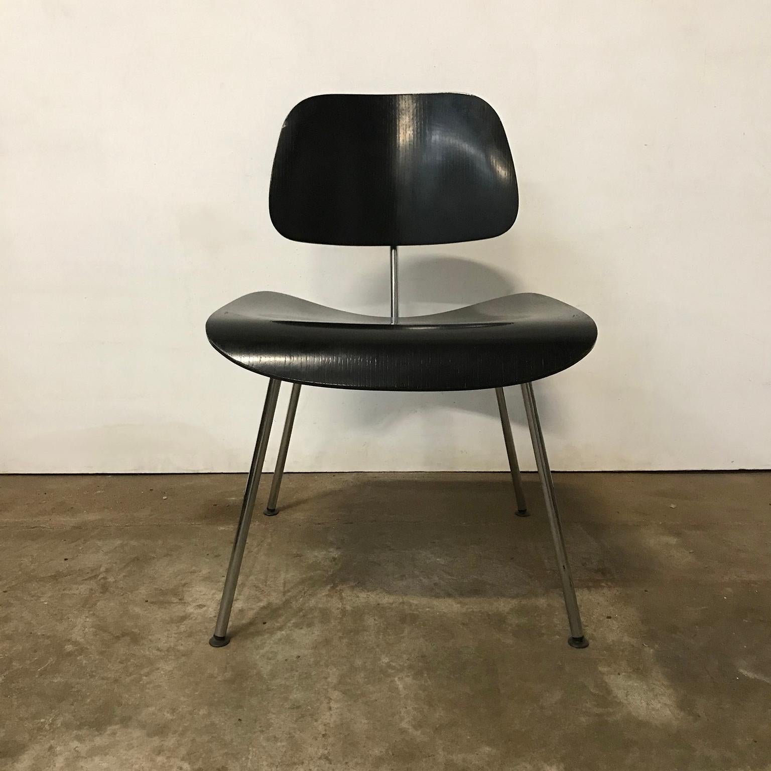 Metal 1946, Ray and Charles Eames for Herman Miller, Set of 4 DCM in Black Version
