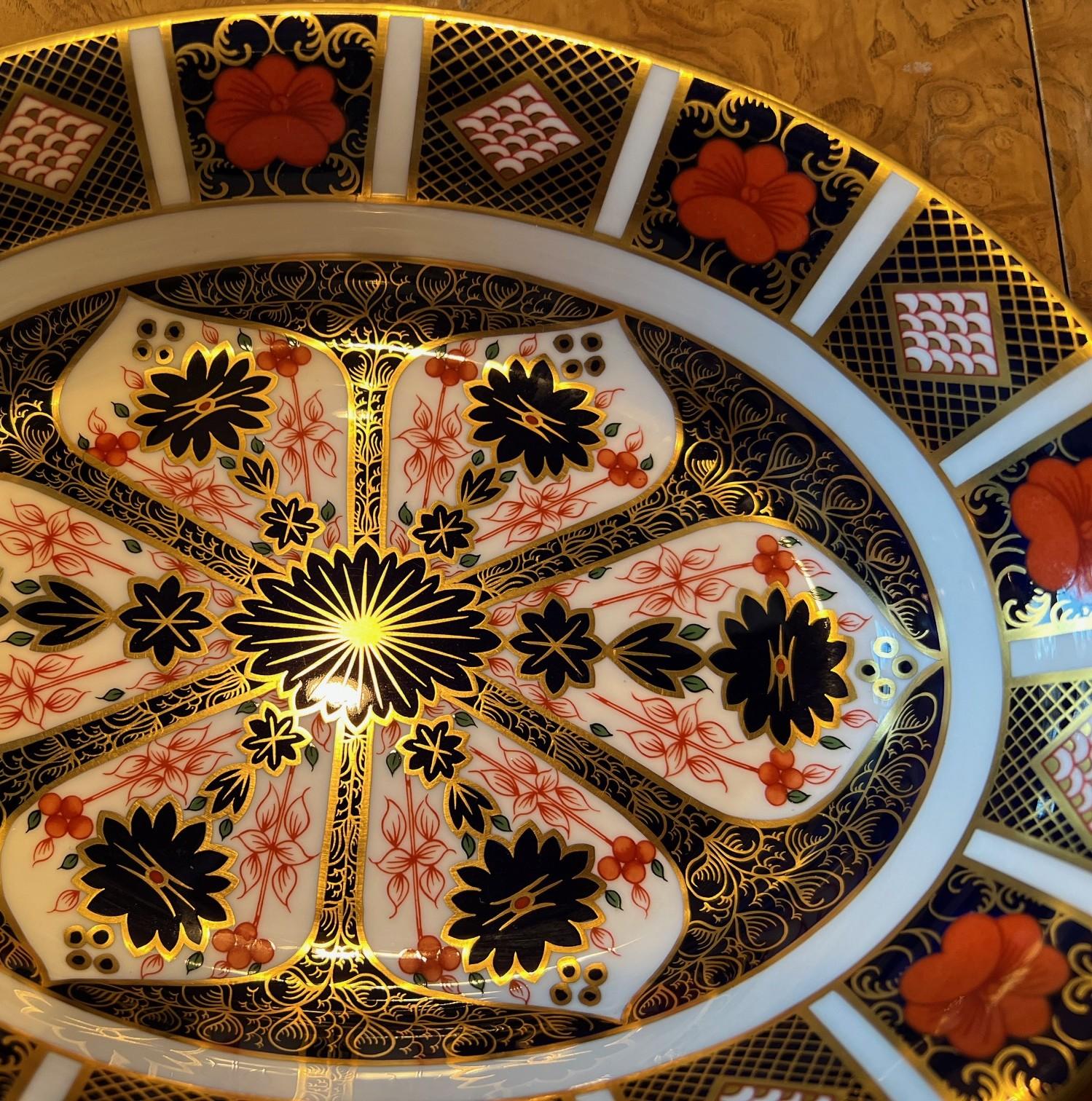 Dorato 1945 Royal Crown Derby Vecchio Piatto Imari per Verdure in vendita