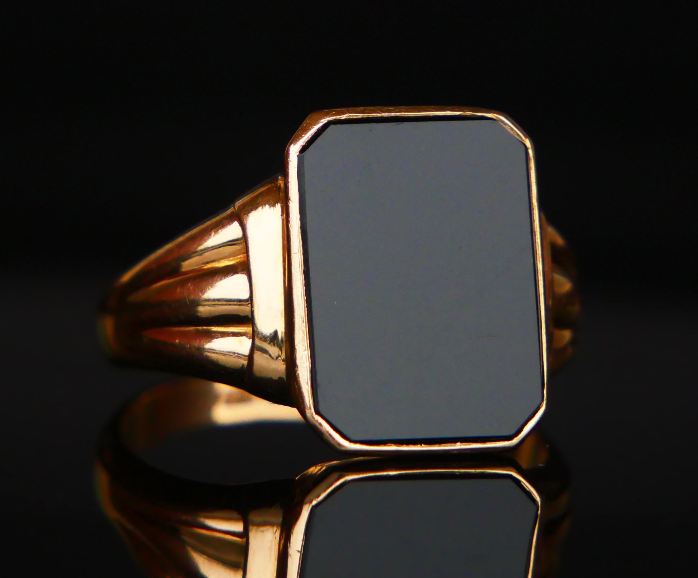 ϟiignet Ring for Men in solid 18K Yellow Gold decorated with natural black Onyx stone stone rectangular cut and polished 15.5mm x 12.5 x 2.3 mm deep/ about 5 ct .

Swedish ring, hallmarked 18K, G (Gothenburg), Three Swedish Crowns, 18K, V8  / hand