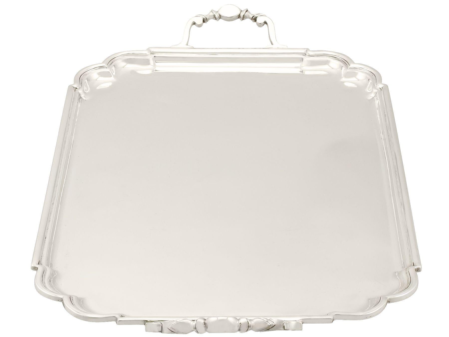 Vintage George VI Art Deco Style 1946 Sterling Silver Tea Tray In Excellent Condition In Jesmond, Newcastle Upon Tyne