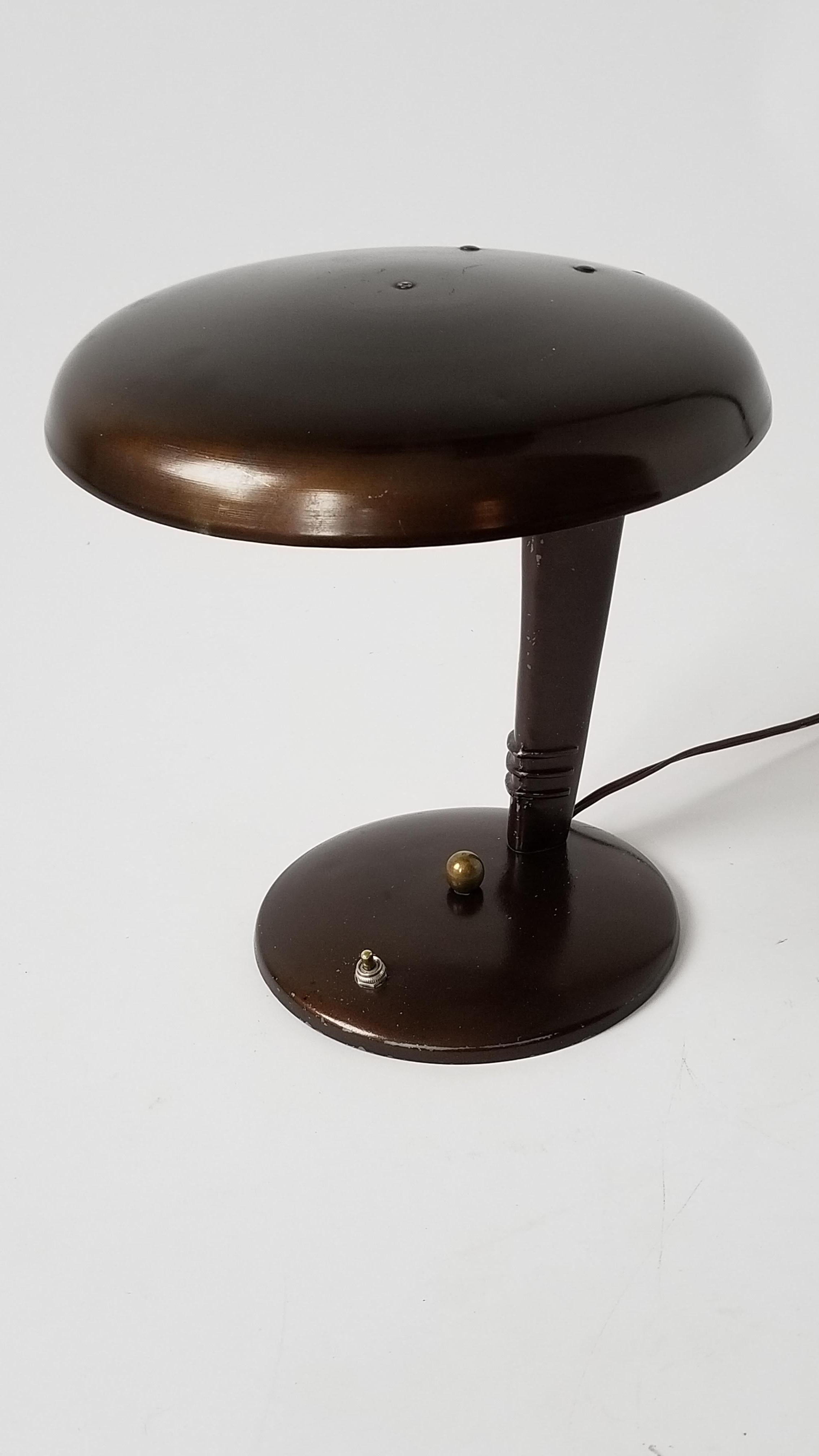 1946 ''The Eye Saver'' Table Lamp from Jean Otis Reinecke for Fairies, USA In Good Condition In St- Leonard, Quebec