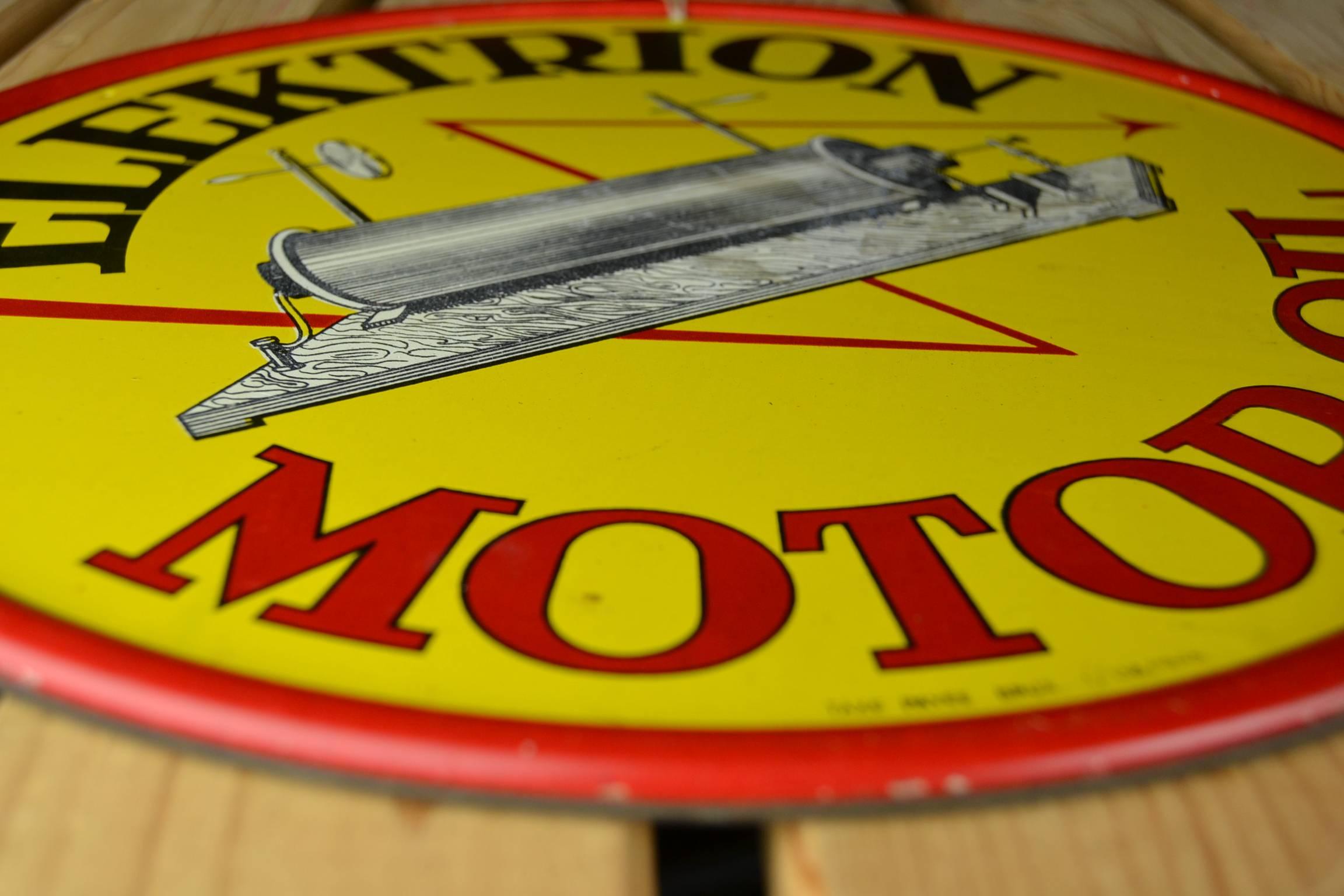 1946 Tin Advertising Sign for Elektrion Motor Oil  In Good Condition In Antwerp, BE