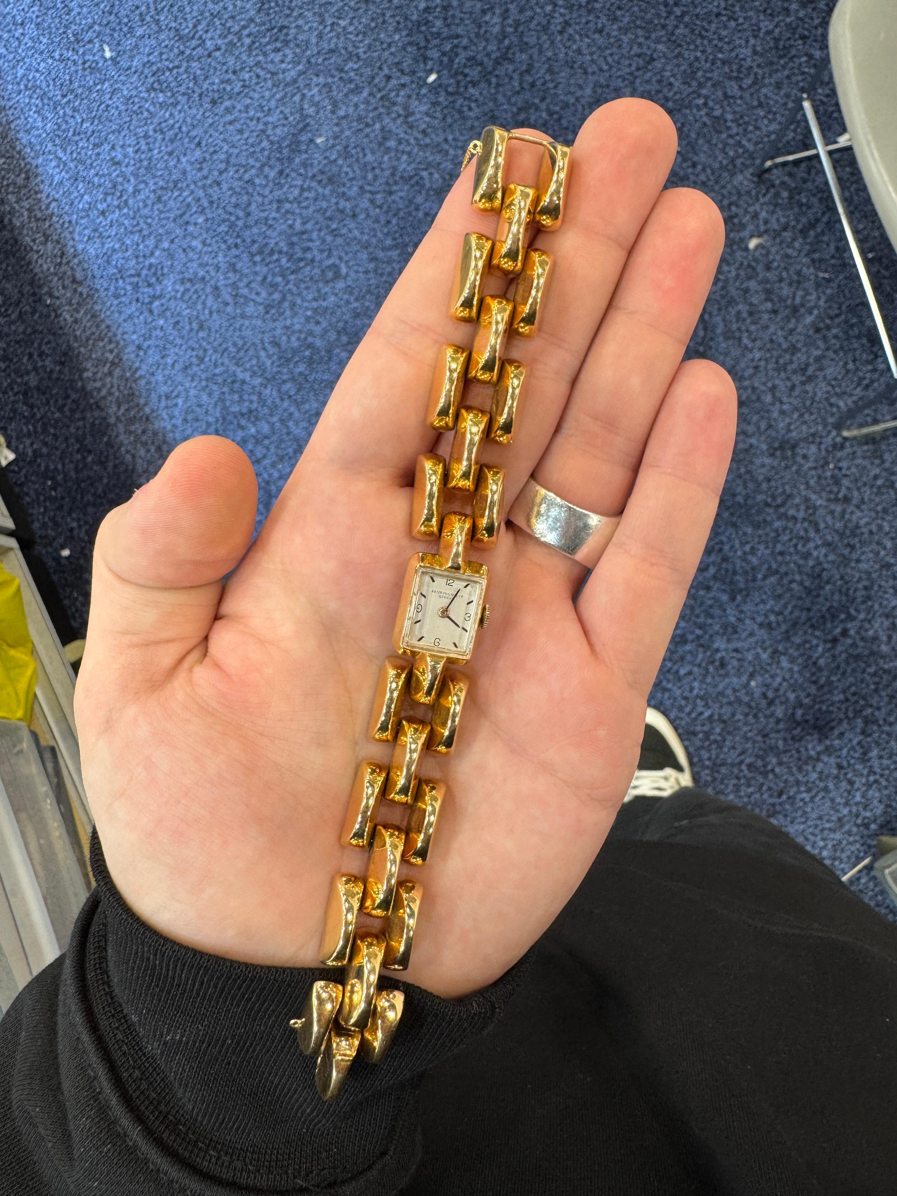 1946 Yellow Gold Patek Philippe Ref: 2095 In Excellent Condition For Sale In Los Angeles, CA