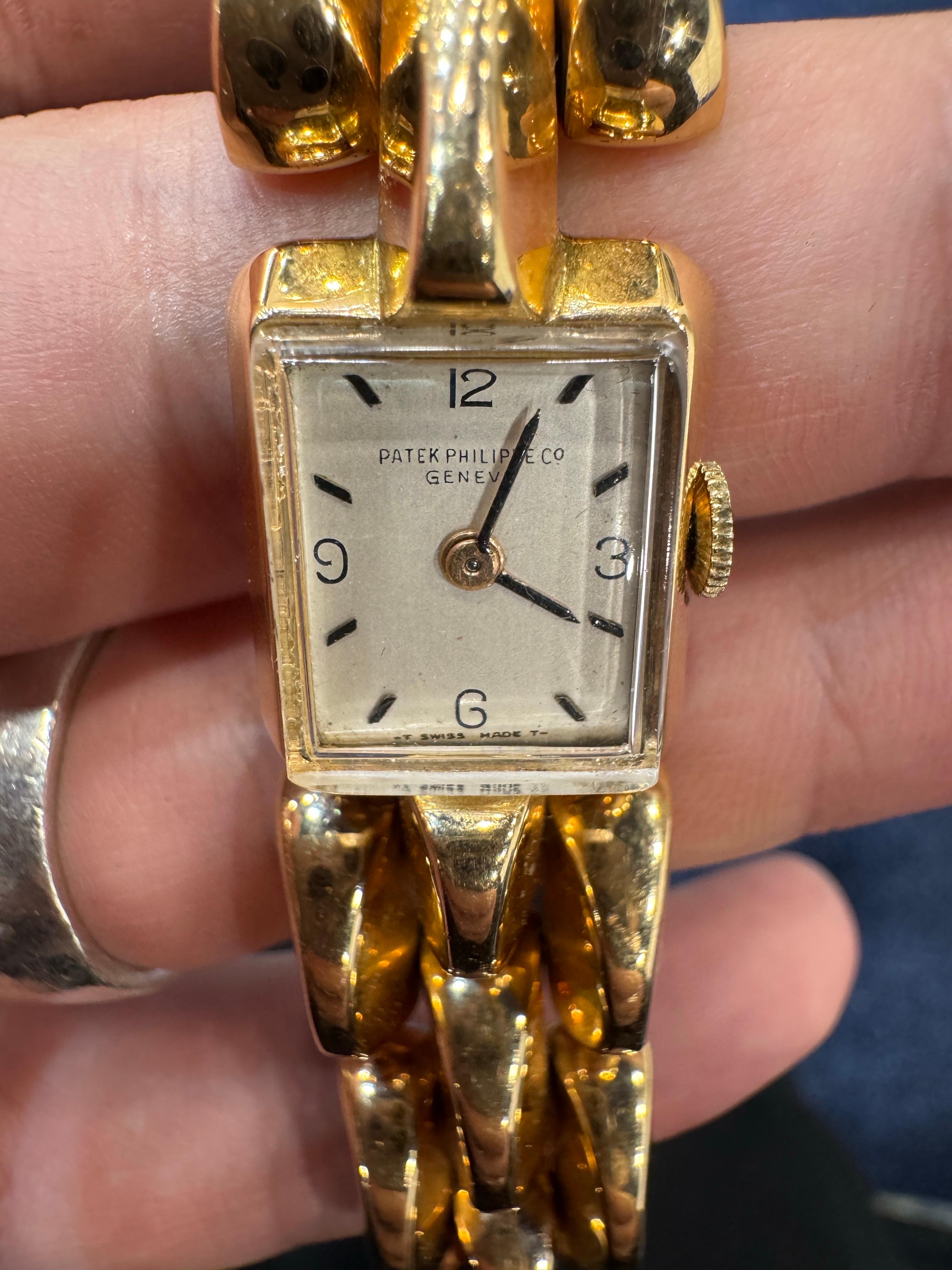 1946 Yellow Gold Patek Philippe Ref: 2095 For Sale 3