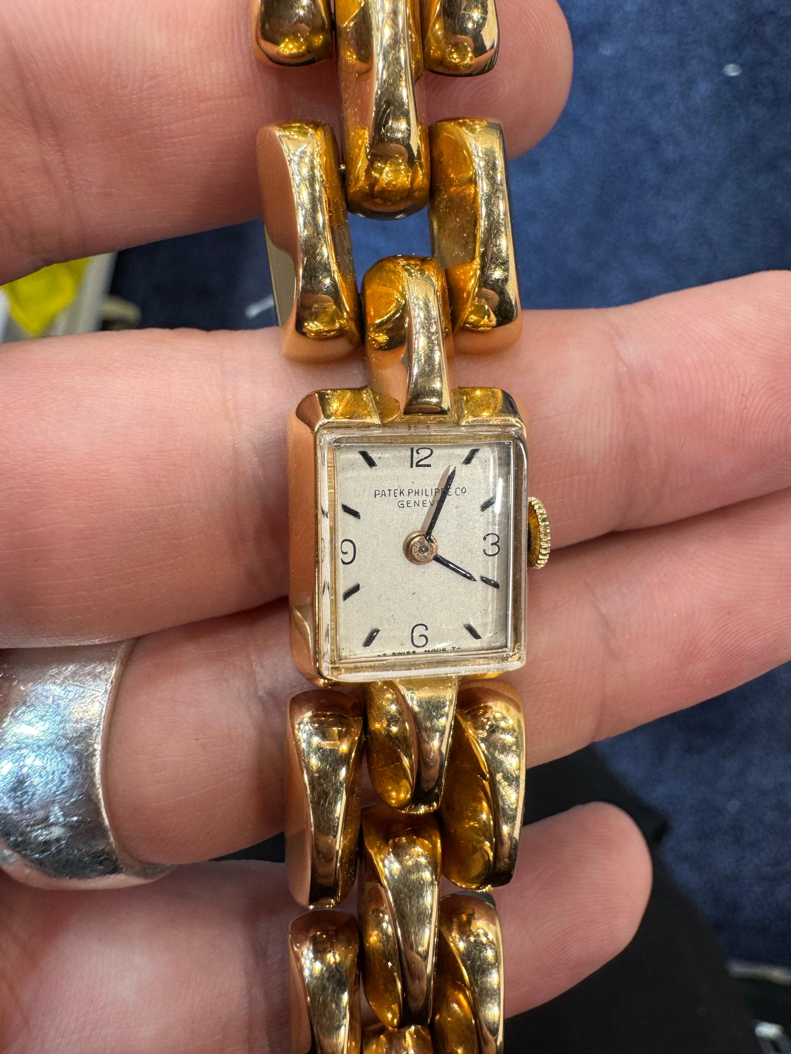 1946 Yellow Gold Patek Philippe Ref: 2095 For Sale 5