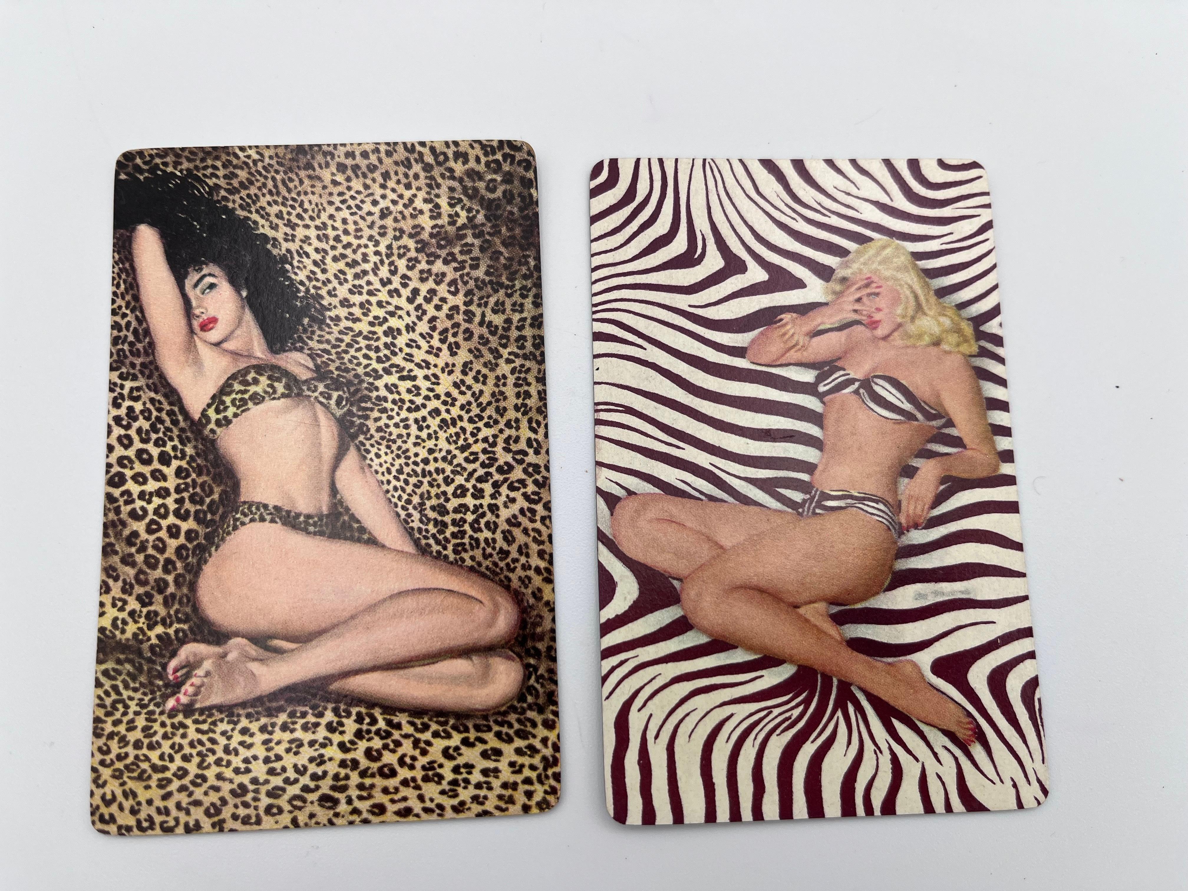 Américain 1947 Esquire Pin Up Zebra Cheetah Bridge Jeu de cartes de poker dans un étui en cuir en vente