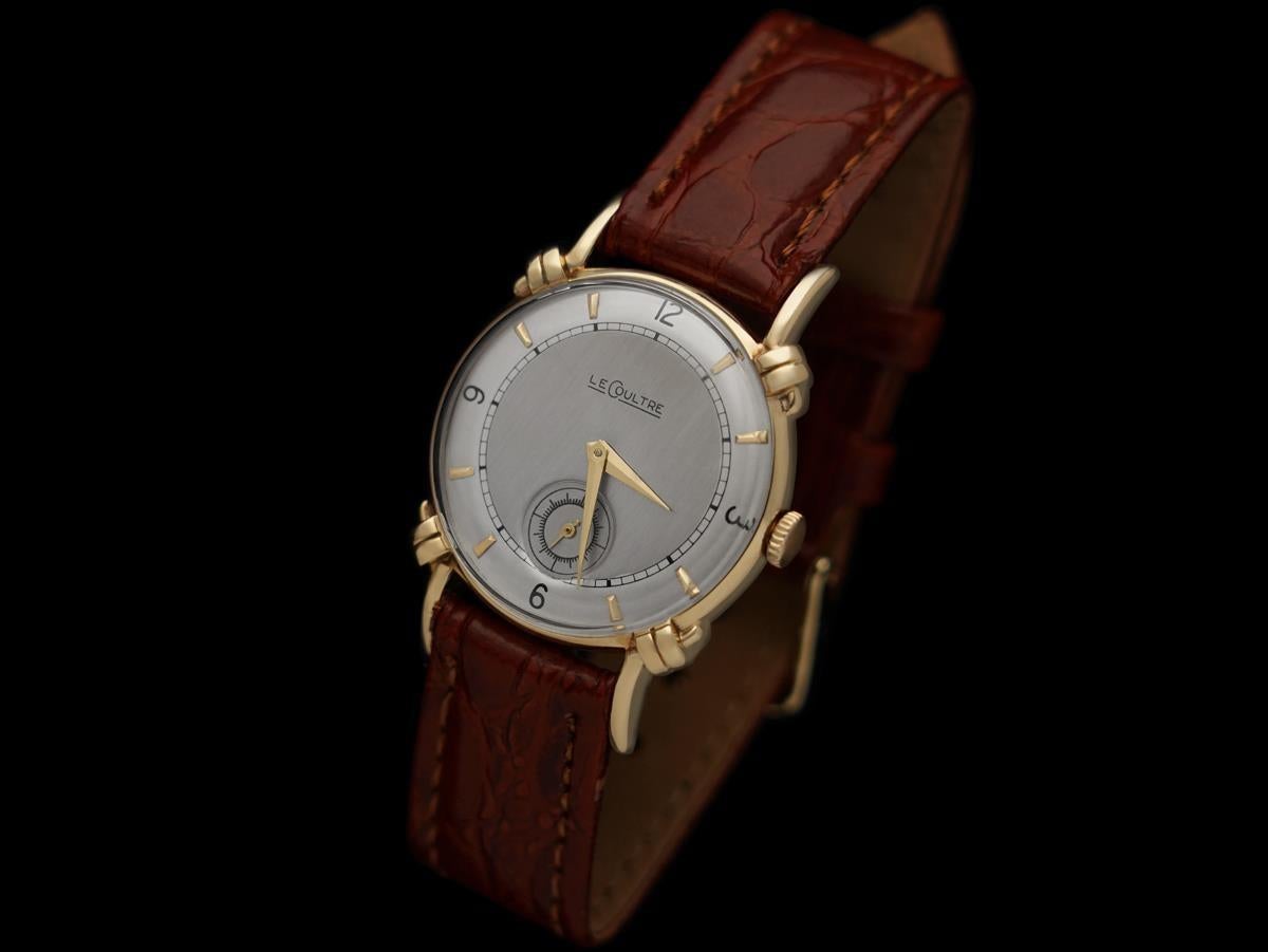 1947 Jaeger-LeCoultre Vintage Mens Midsize Watch, Beautiful Case - 14K Gold In Good Condition For Sale In Suwanee, GA