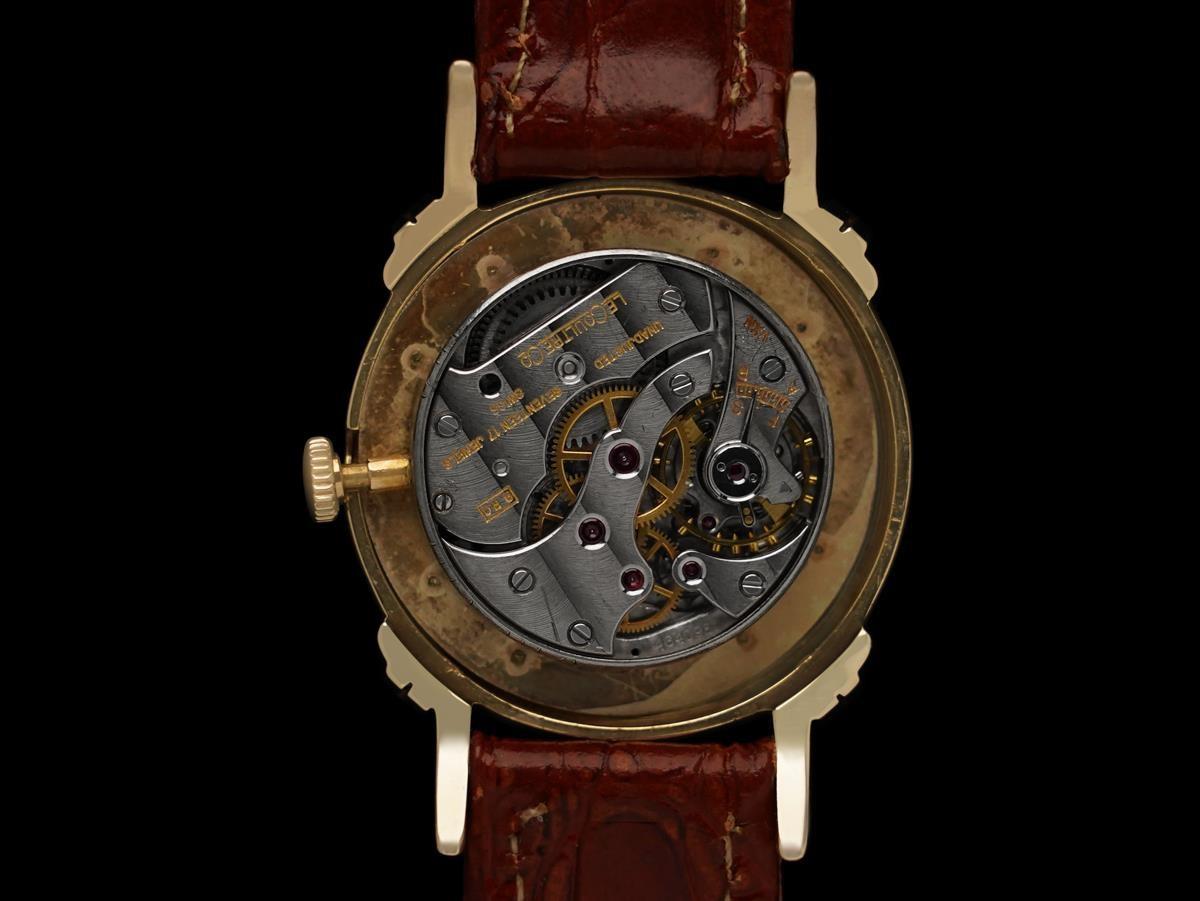 1947 Jaeger-LeCoultre Vintage Mens Midsize Watch, Beautiful Case - 14K Gold For Sale 3