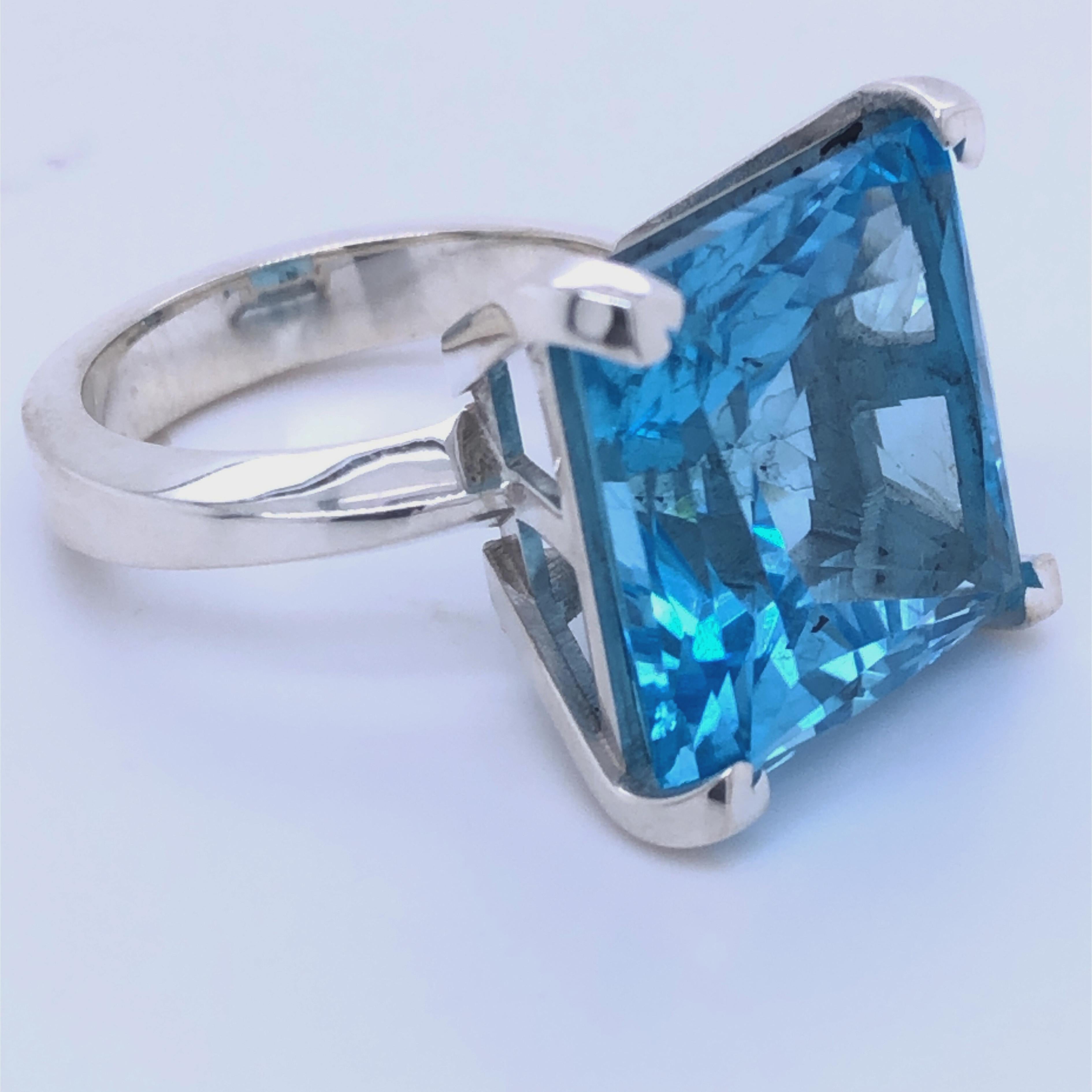 19.47 Karat Princess Cut Natural Light Blue Topaz Cocktail Ring In New Condition For Sale In Valenza, IT
