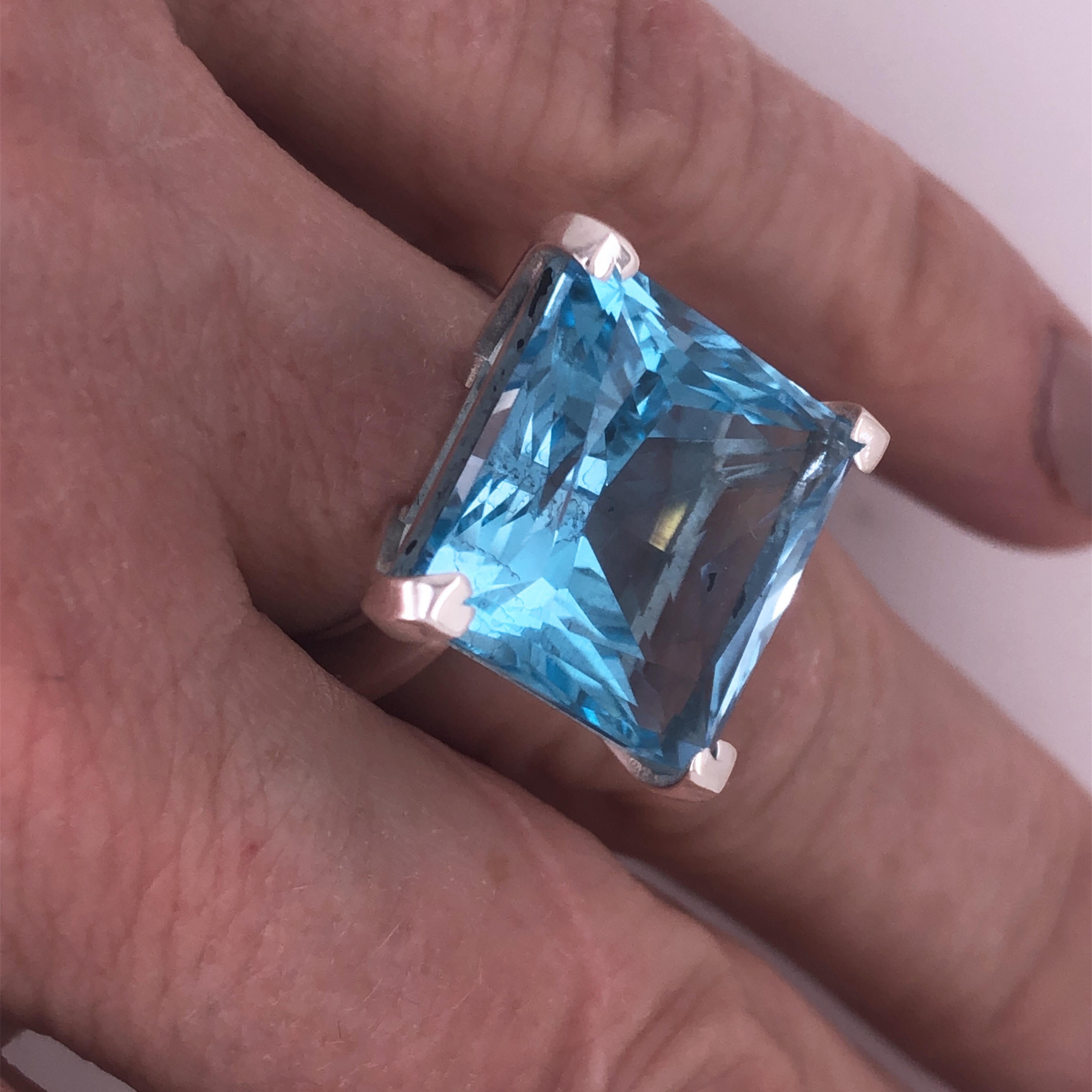 19.47 Karat Princess Cut Natural Light Blue Topaz Cocktail Ring For Sale 4
