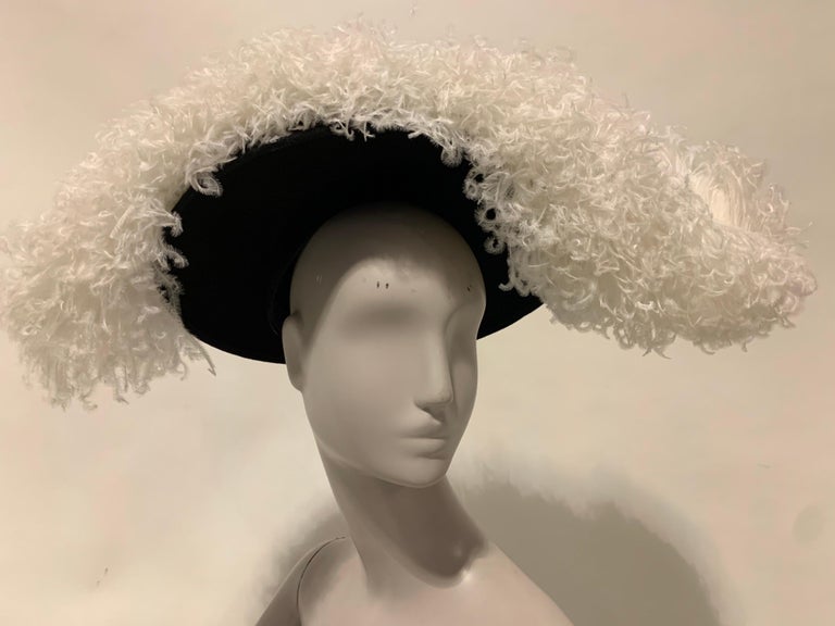 1947 Maud et Nano Spectacular Black Felt Platter Hat w/ Lavish Ostrich Plume For Sale 6