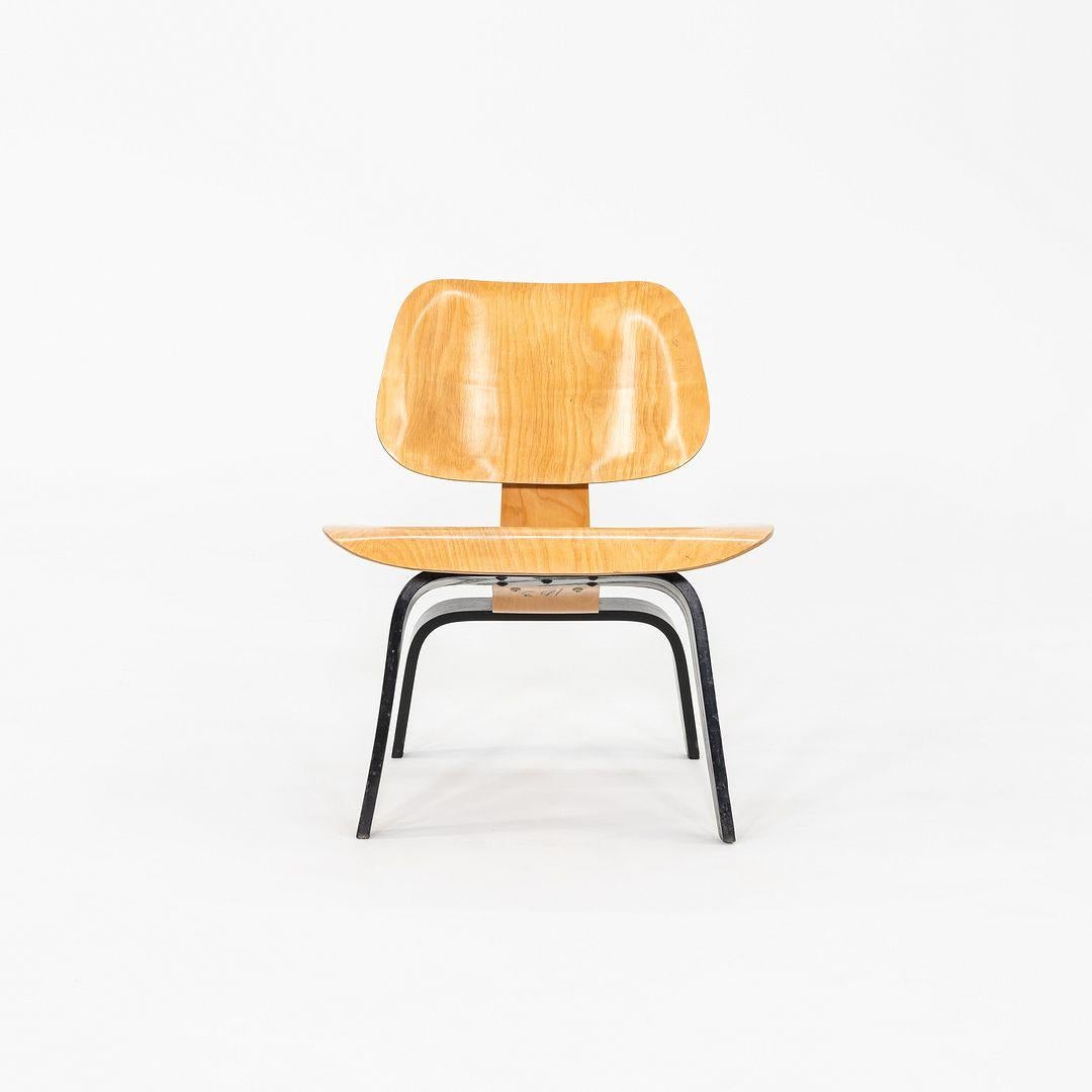 Modern 1947 Pair of Evans Eames LCW Chairs in Birch with Ebonized Legs For Sale