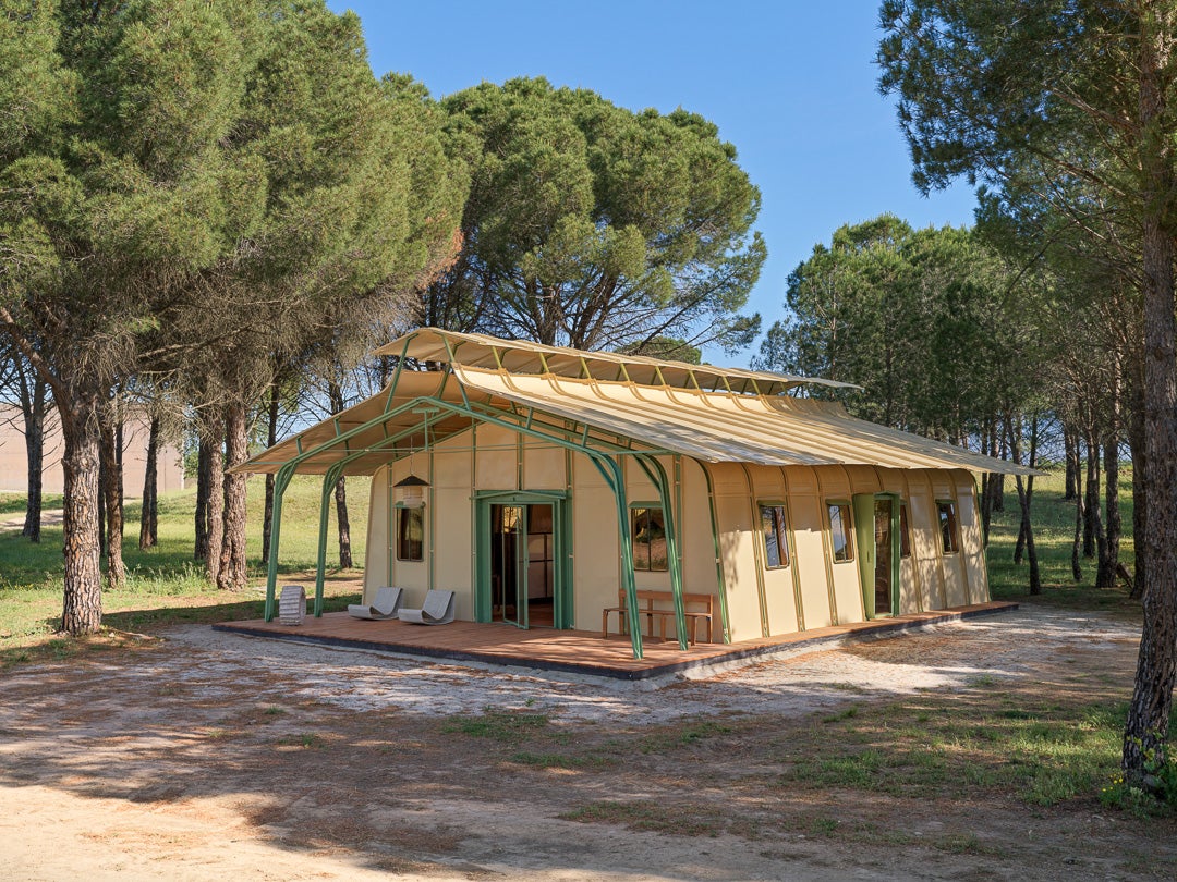 1947. rare Tropical house by Ferdinand Fillod For Sale