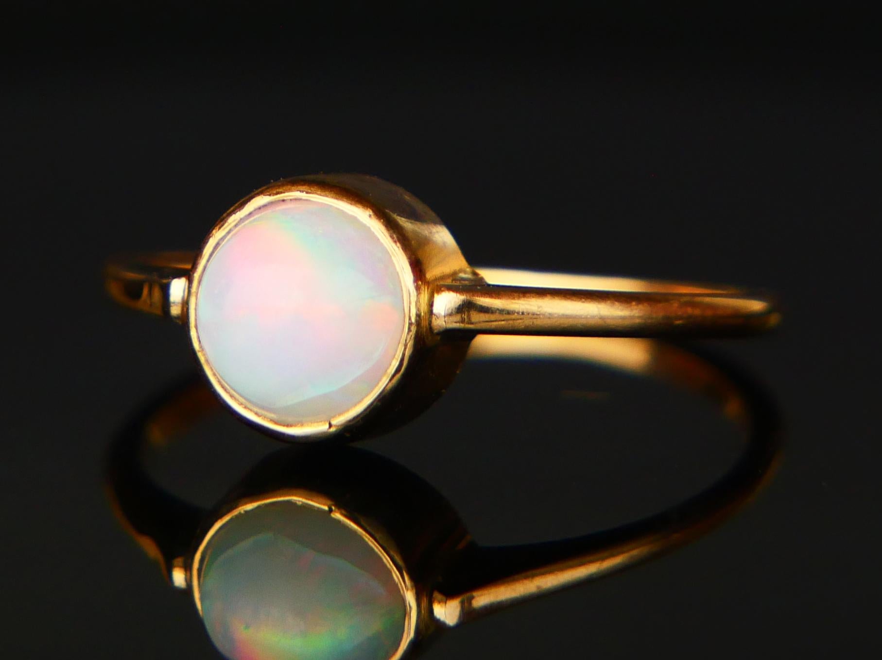 Cabochon 1947 Ring natural 1.25ct Opal solid 18K Gold ØUS6 / 1.75gr For Sale
