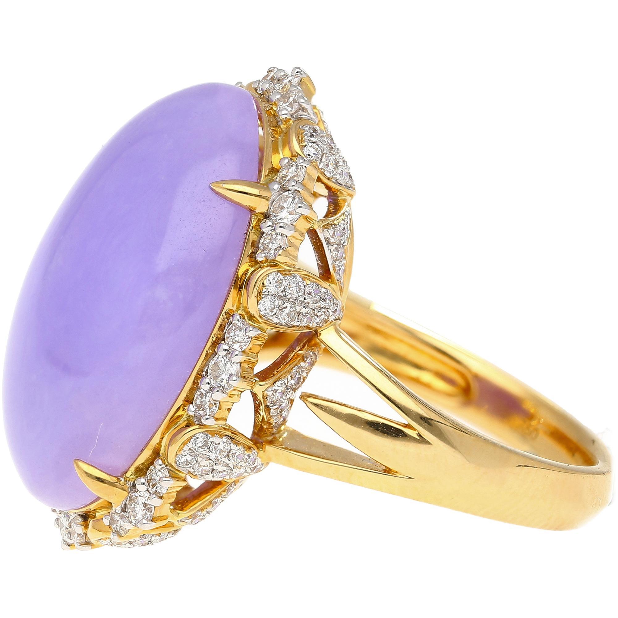 Anillo de cóctel de jadeíta lavanda ovalada y diamantes de 19,48 quilates Moderno en venta