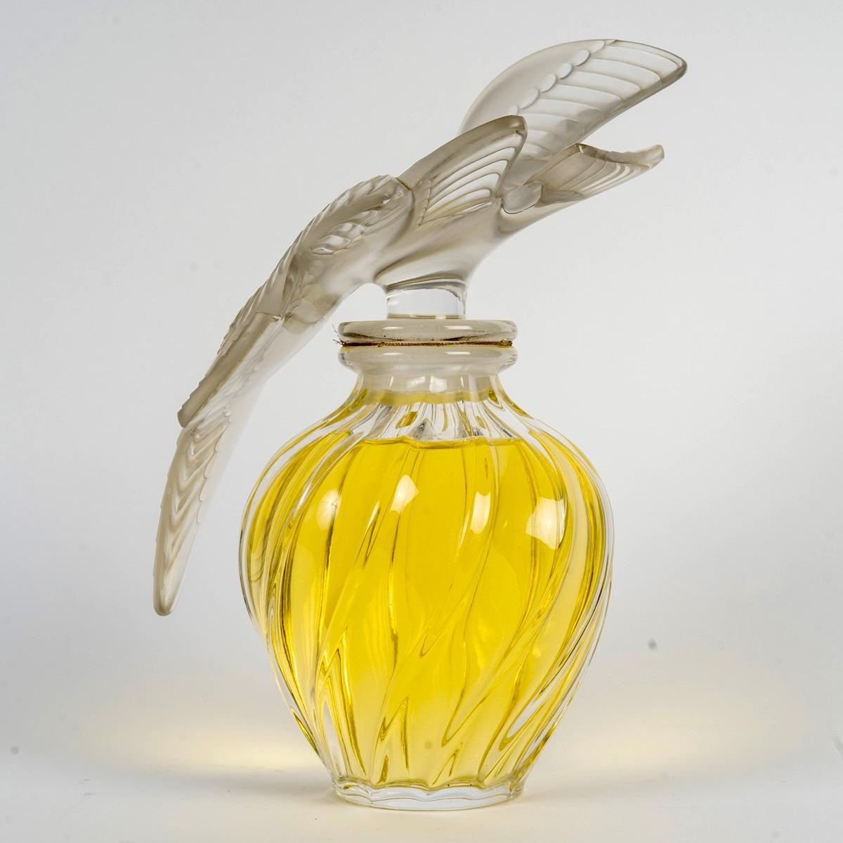 French 1948 Marc Lalique Giant Perfume Bottle L'Air du Temps For Nina Ricci For Sale