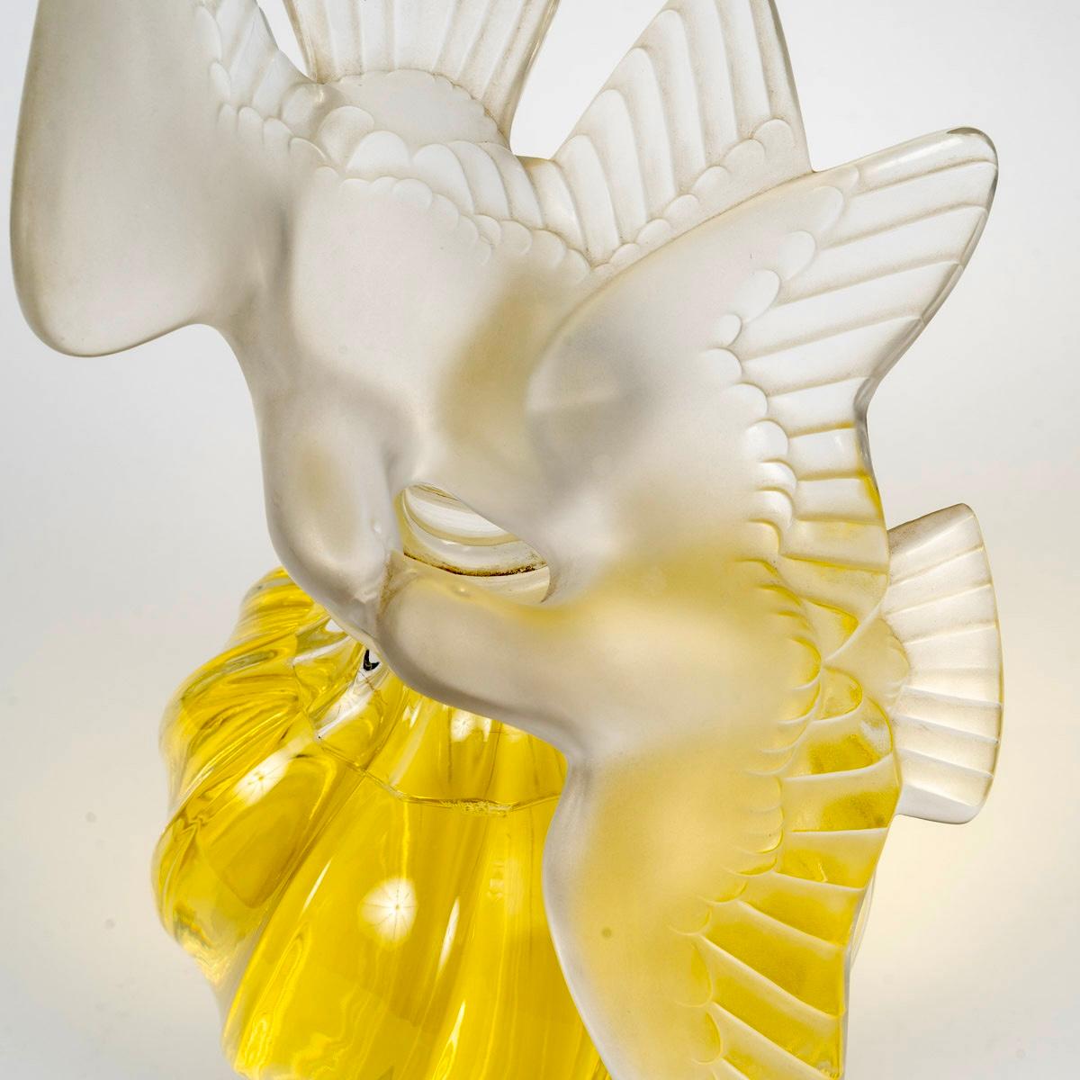 1948 Marc Lalique Giant Perfume Bottle L'Air du Temps For Nina Ricci In Good Condition For Sale In Boulogne Billancourt, FR
