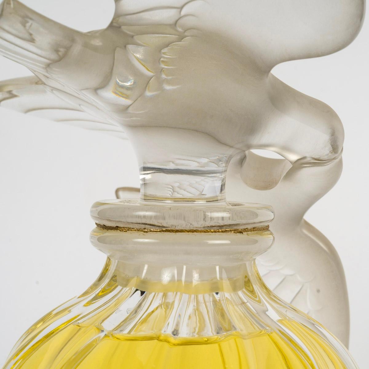 Mid-20th Century 1948 Marc Lalique Giant Perfume Bottle L'Air du Temps For Nina Ricci For Sale