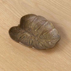 1948 Oskar J W Hansen Piatto di foglie di Monstera in ottone