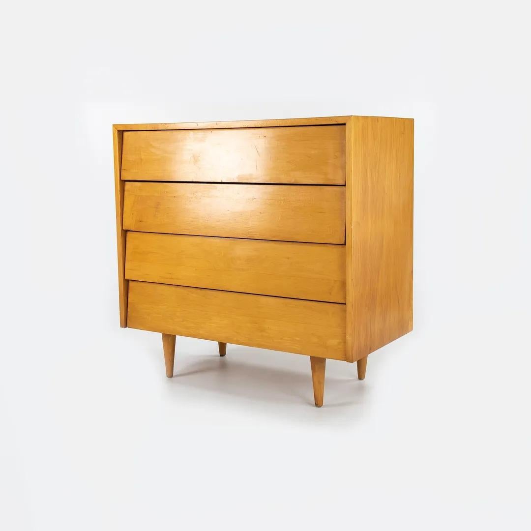 1948 Pair of Florence Knoll Associates No. 126 Louvered Dressers/Chests in Maple For Sale 3