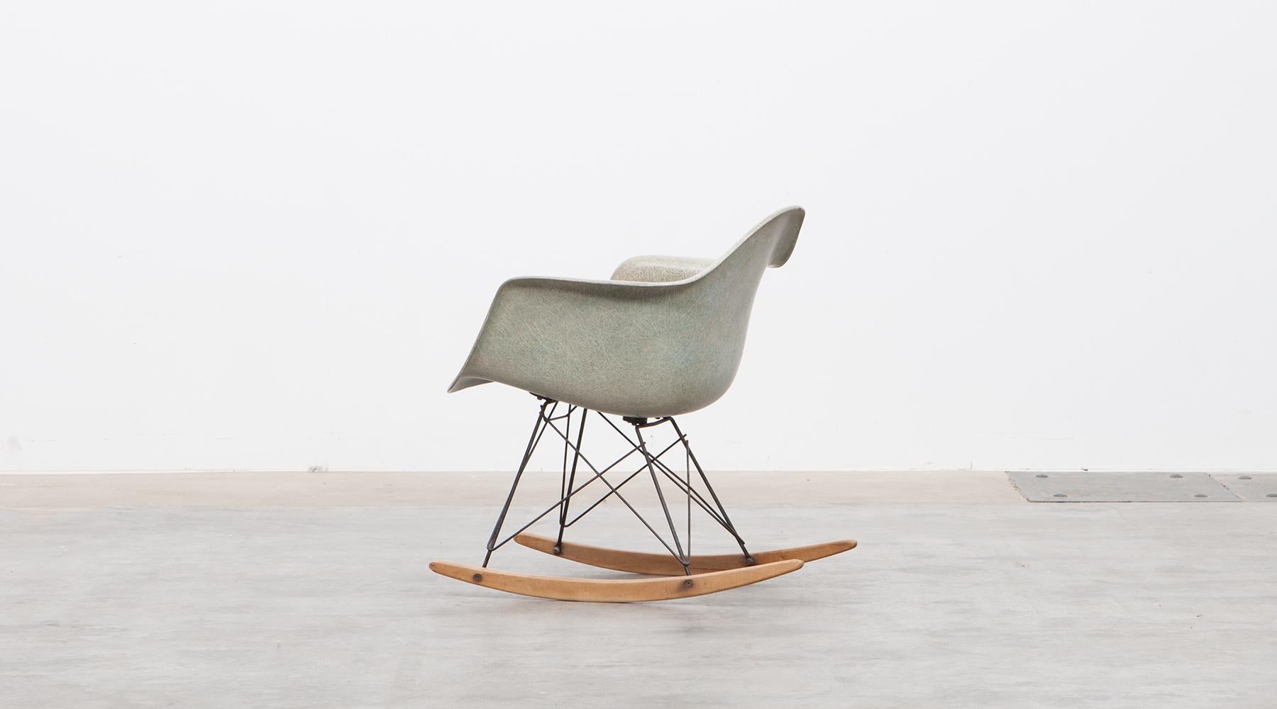 Mid-Century Modern 1948 Parchment Color Fiberglass Shell RAR Rocking Chair by Charles & Ray Eames