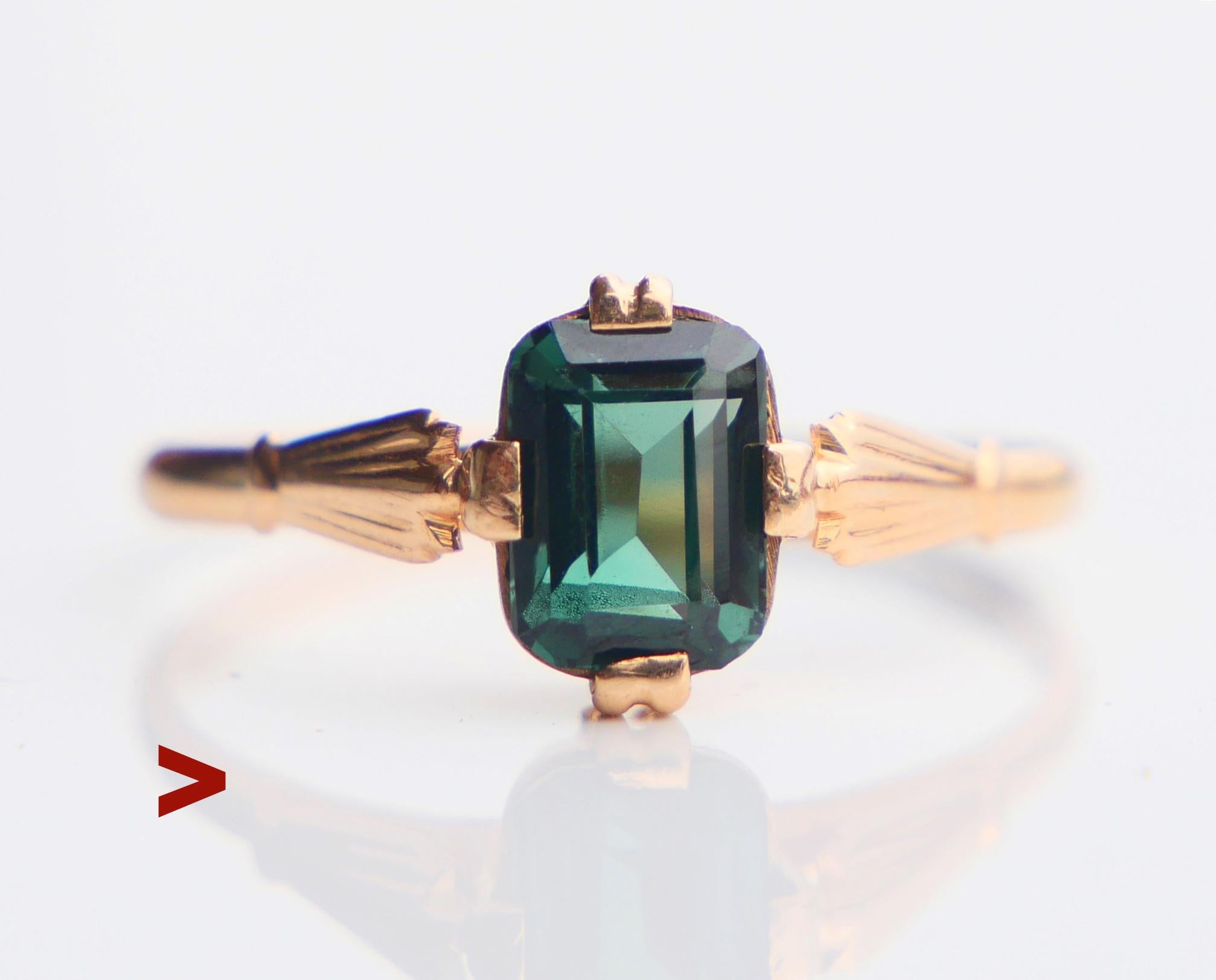 A Ring in solid 18K Yellow Gold decorated with claw set emerald cut natural Tourmaline measuring 7 mm x 5 mm x 3.5 mm deep / about 1.6 ct. 

Hallmarked 18K. Year combination X8  /hand - made Sweden in 1948.

Size:   Ø US7 / 17.35 mm. Can be sized