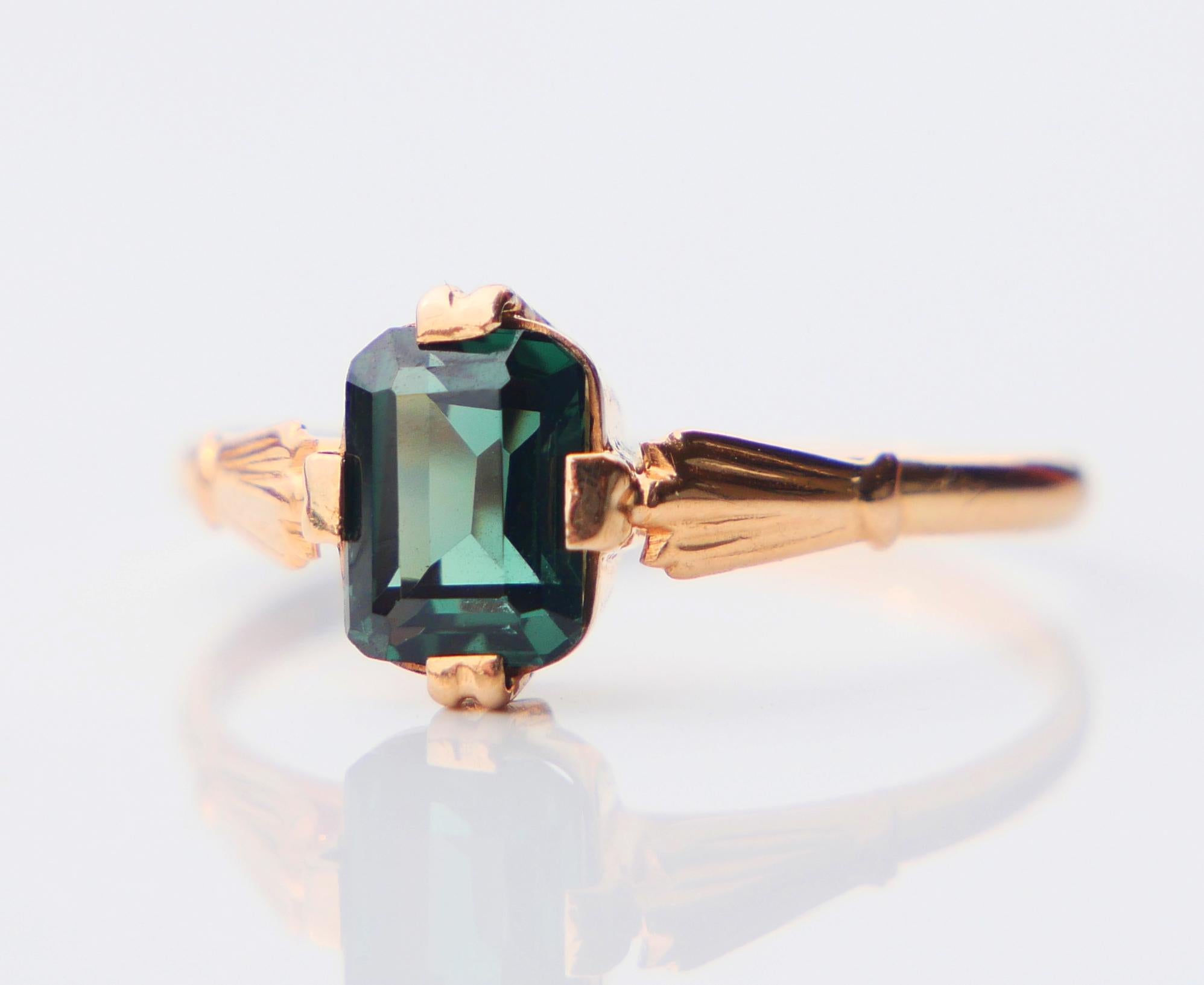Retro 1948 Ring natural 1.6ct Green Tourmaline solid 18K Gold Ø US7 / 1.6 gr For Sale