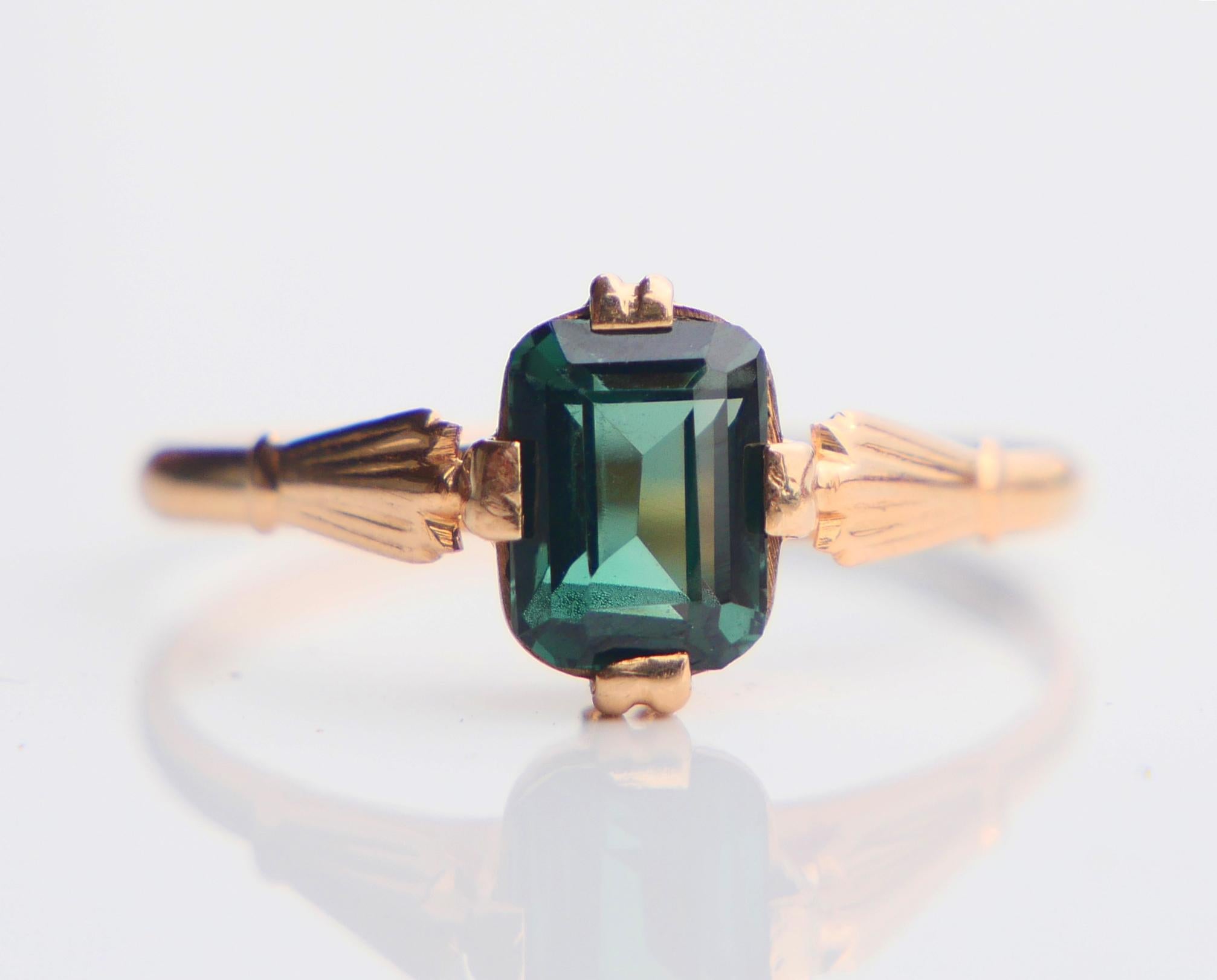 1948 Ring natural 1.6ct Green Tourmaline solid 18K Gold Ø US7 / 1.6 gr For Sale 2