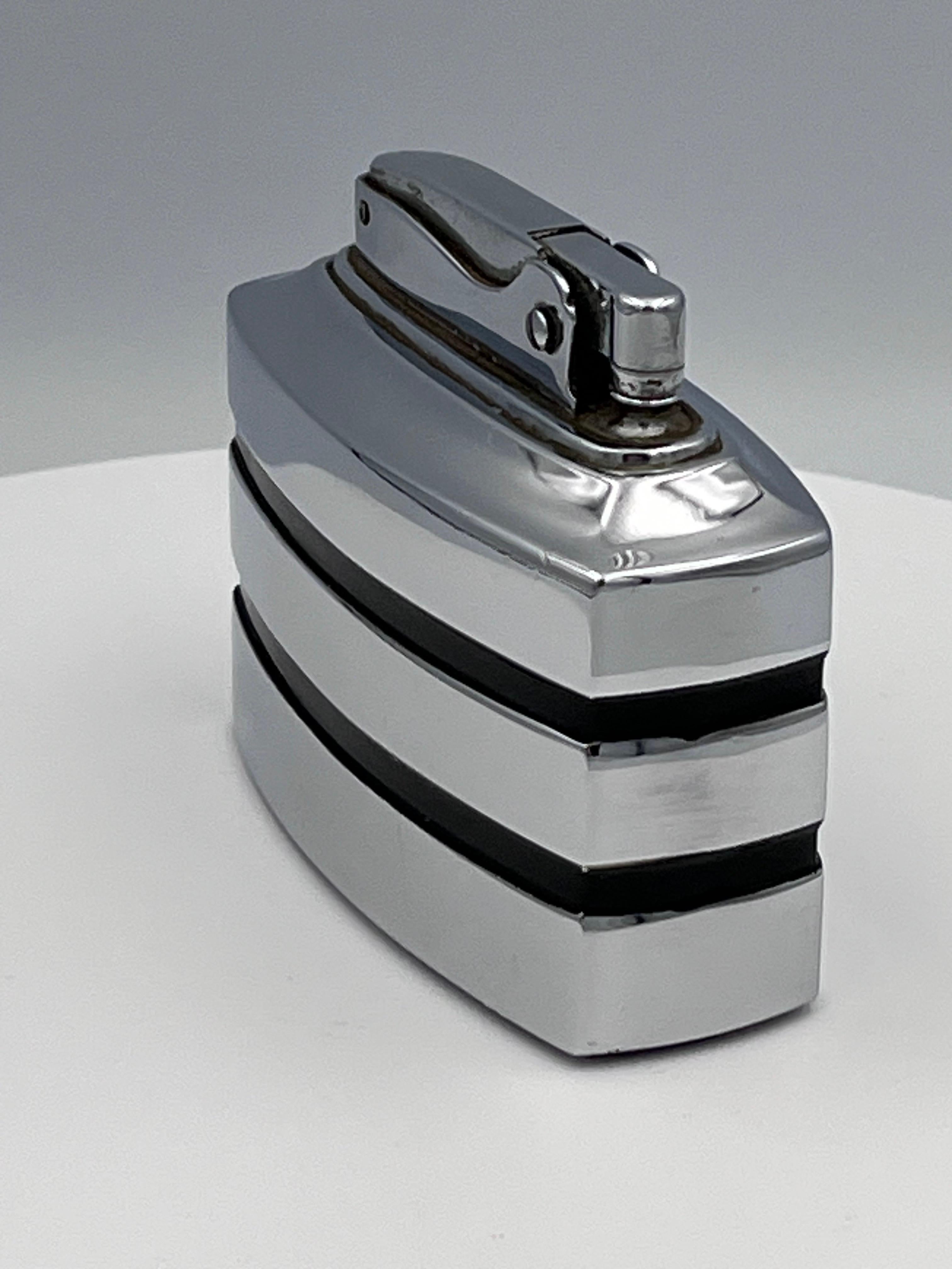 Streamlined Moderno 1949 Art Deco Ronson 