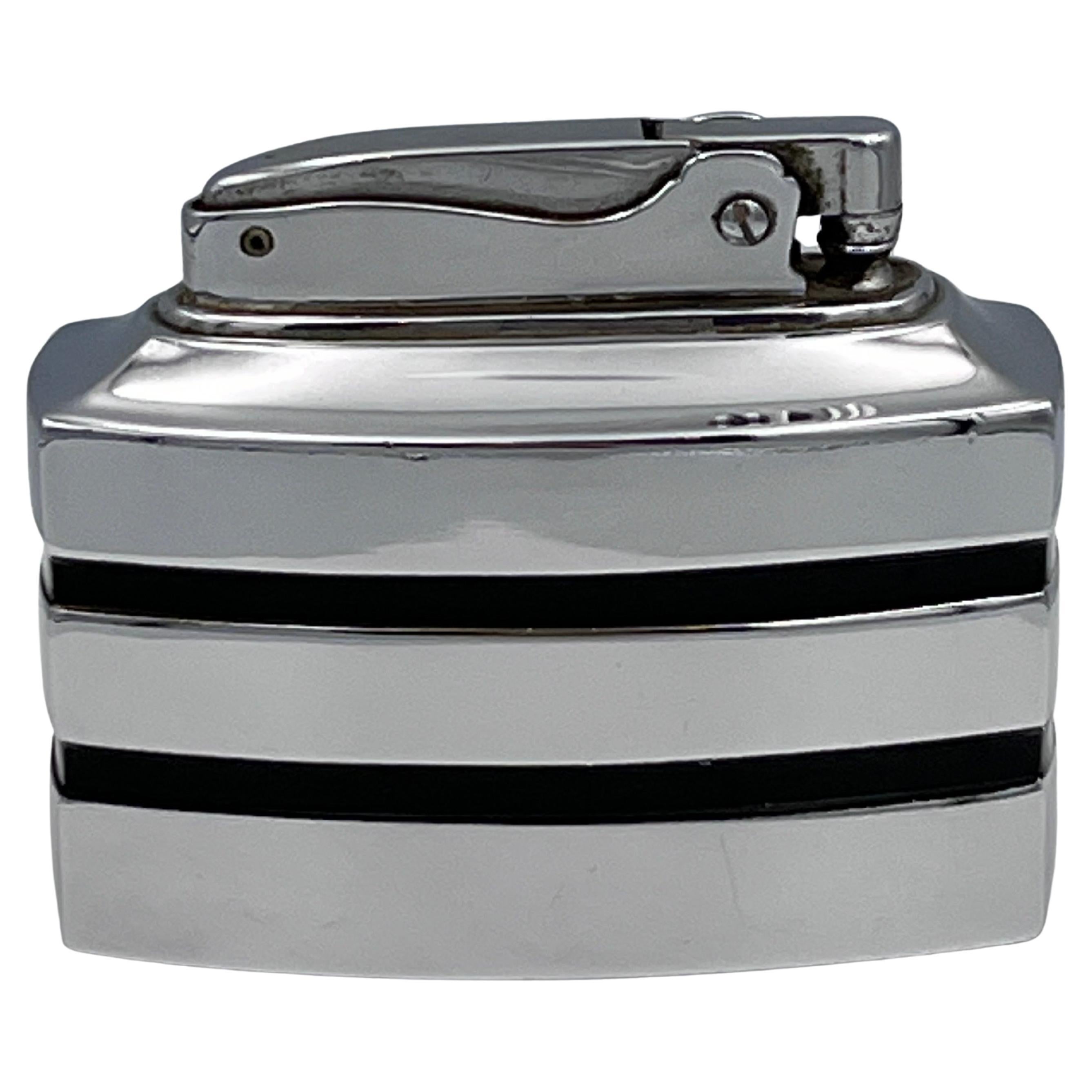 1949 Art Deco Ronson "Spartan" Streamline Table Lighter in Chrome & Black Enamel in vendita